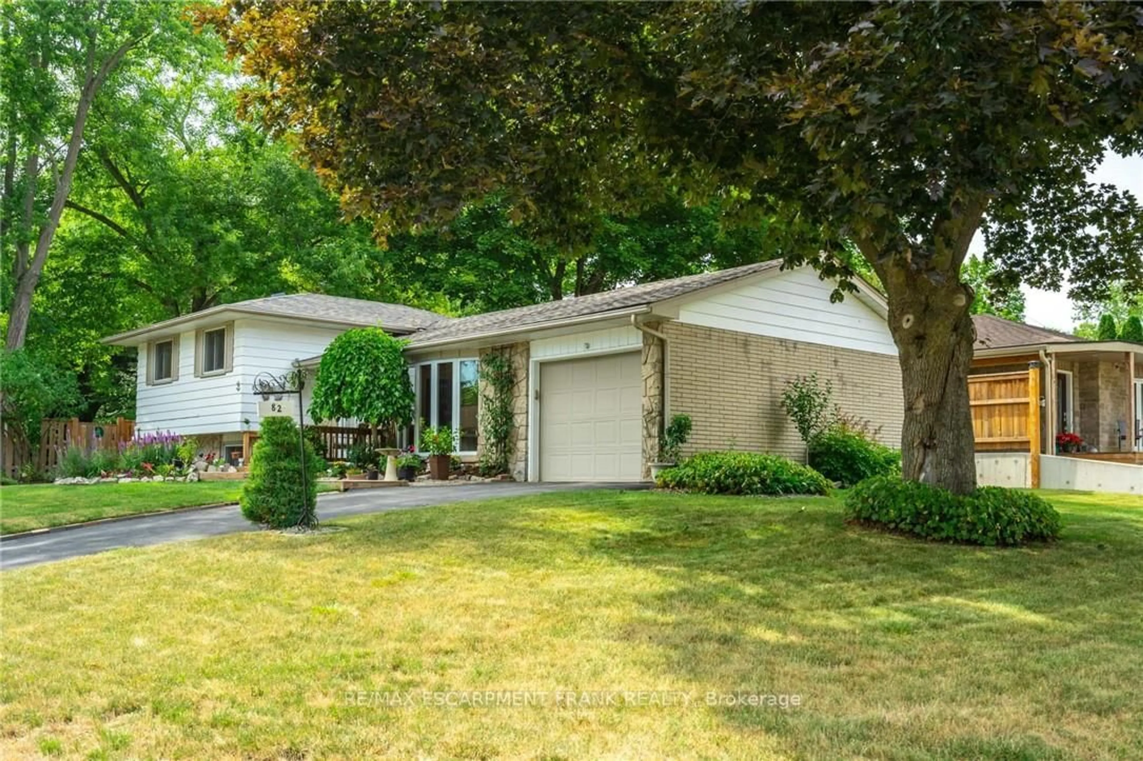 Home with vinyl exterior material, street for 82 Turnbull Rd, Hamilton Ontario L9H 3W9