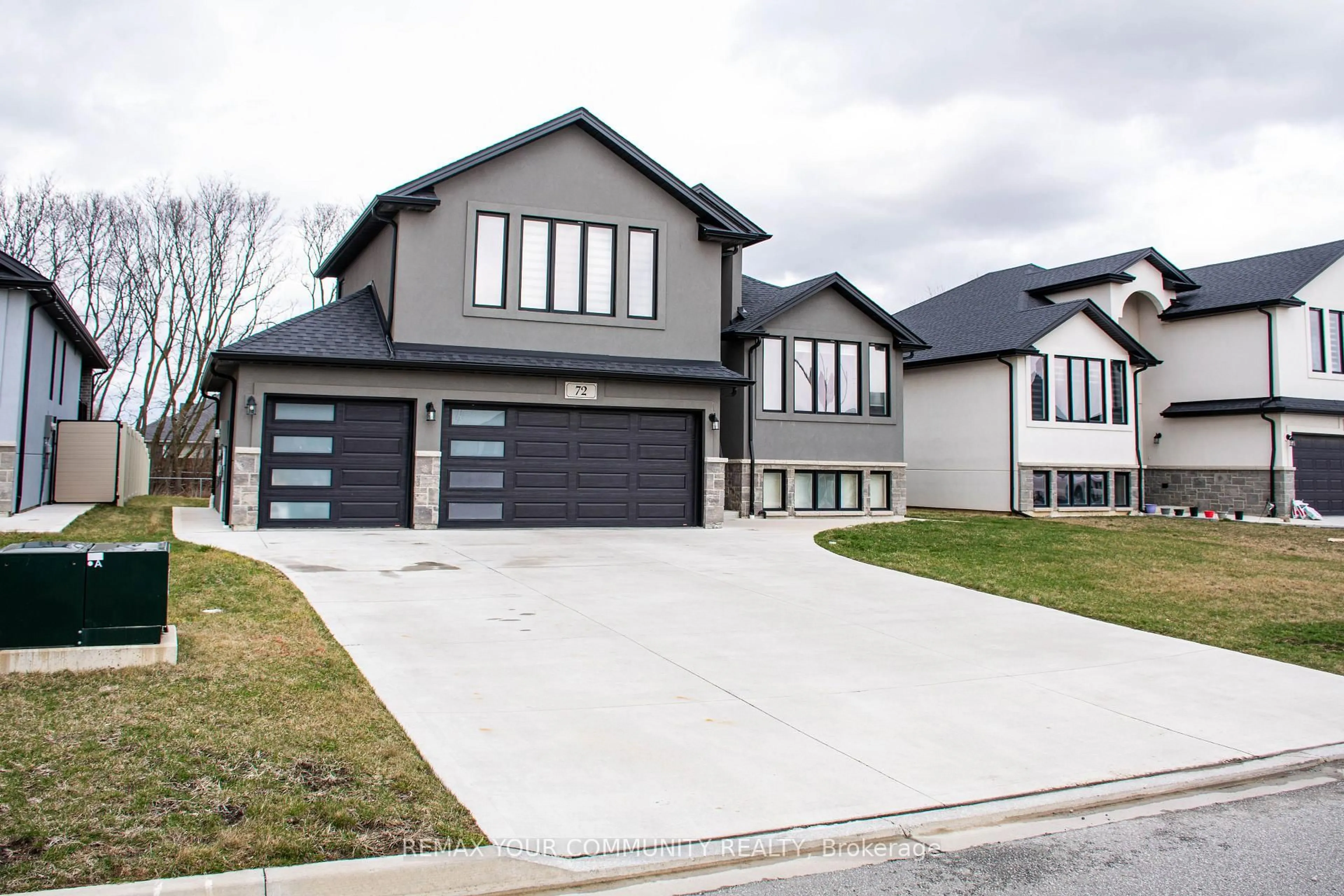 Home with vinyl exterior material, street for 72 Noble Crt, Amherstburg Ontario N9V 0G8