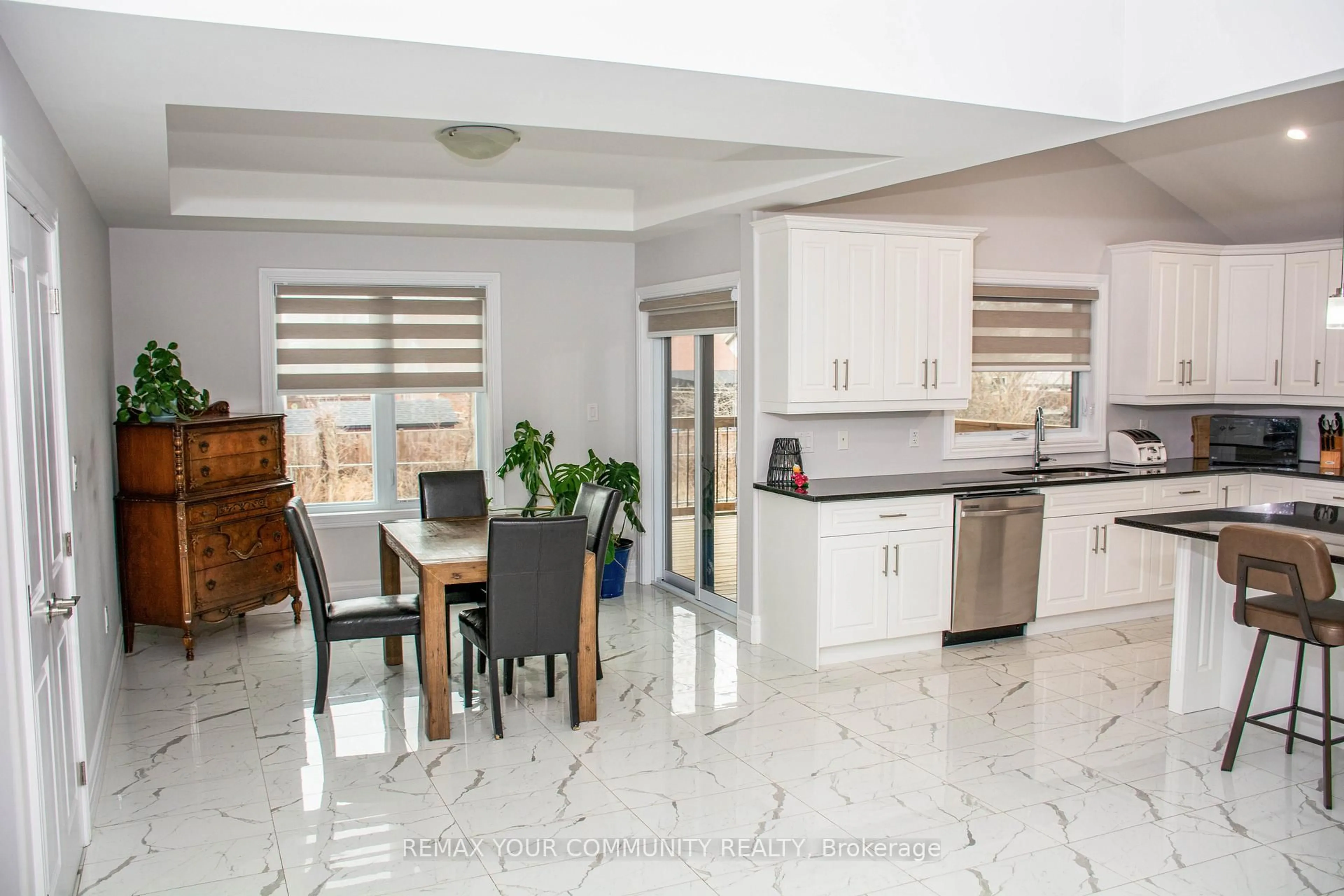 Unknown for 72 Noble Crt, Amherstburg Ontario N9V 0G8