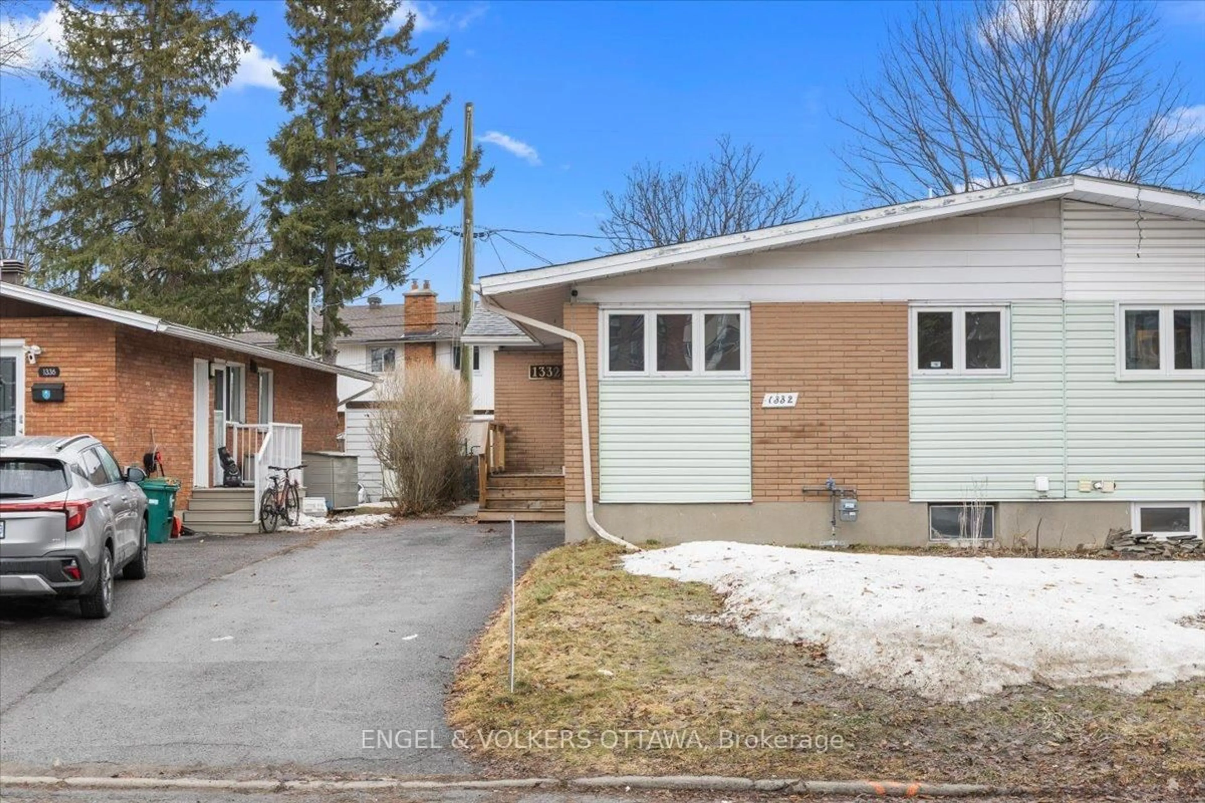 Unknown for 1332 Henry Farm Dr, Ottawa Ontario K2C 2E4