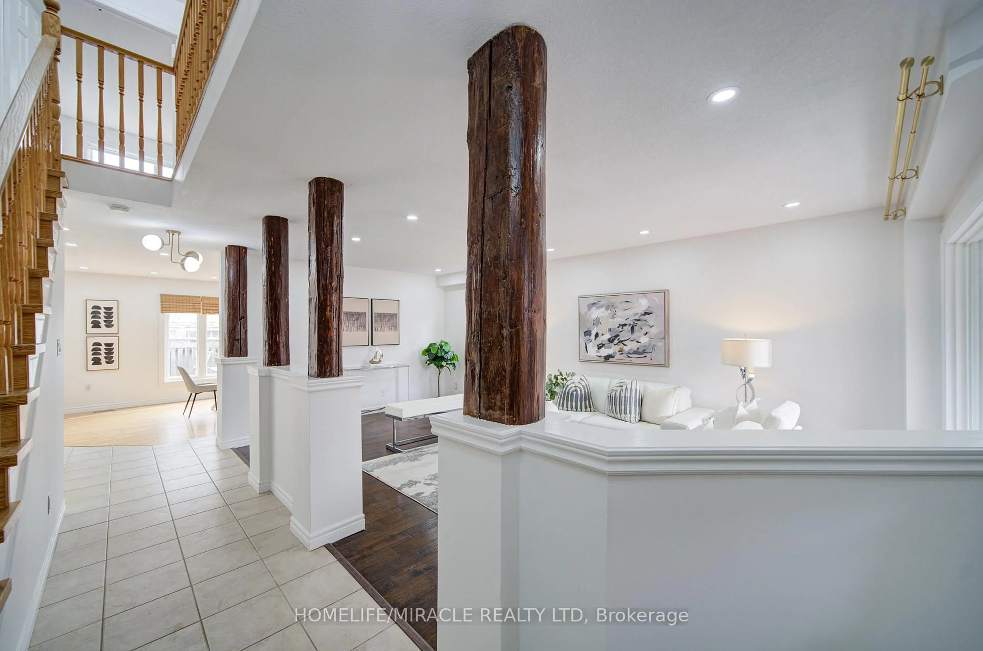 Lobby for 55 Mcfarlane Dr, Cambridge Ontario N3C 4L7