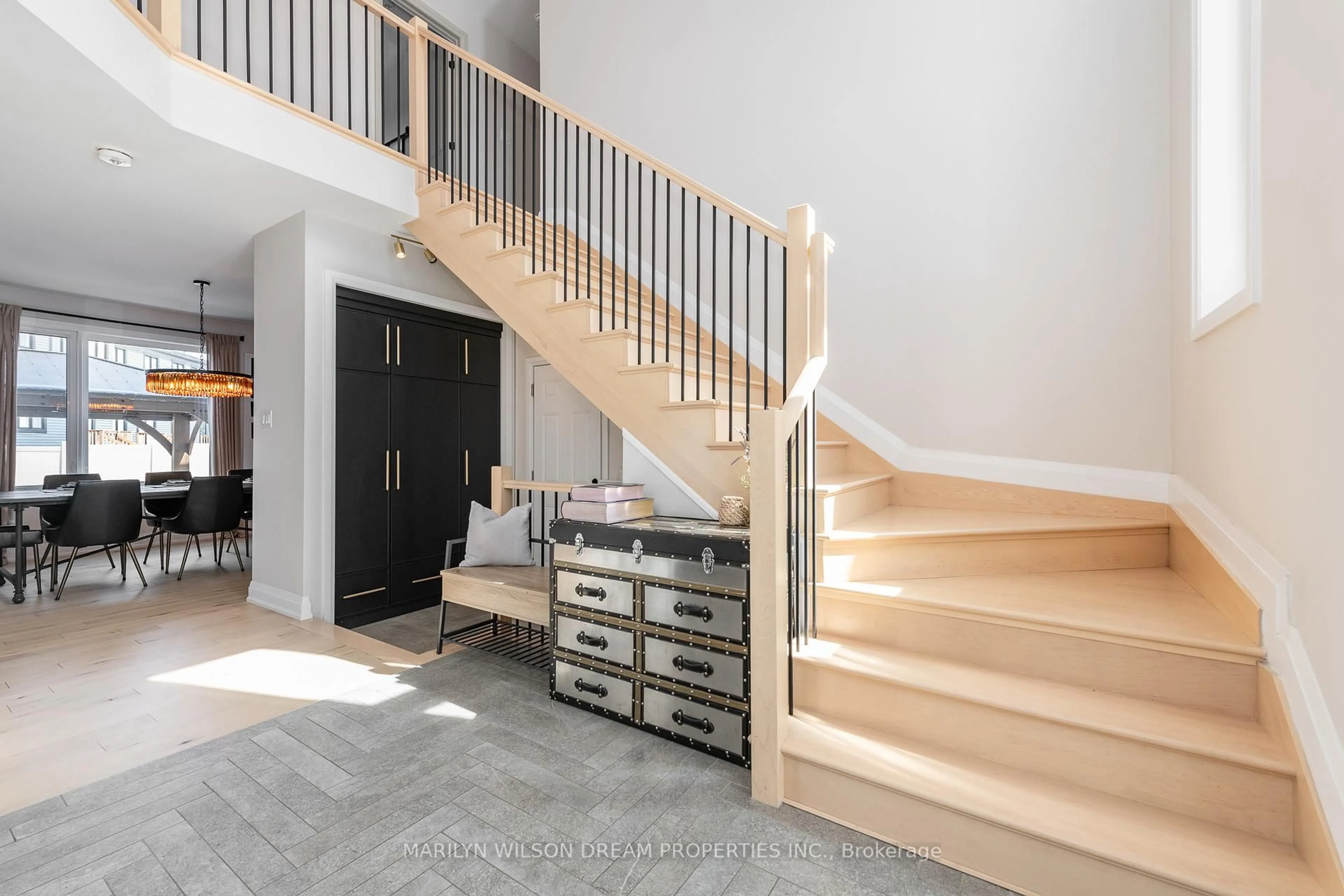 Unknown for 758 Vennecy Terr, Ottawa Ontario K1W 0M8