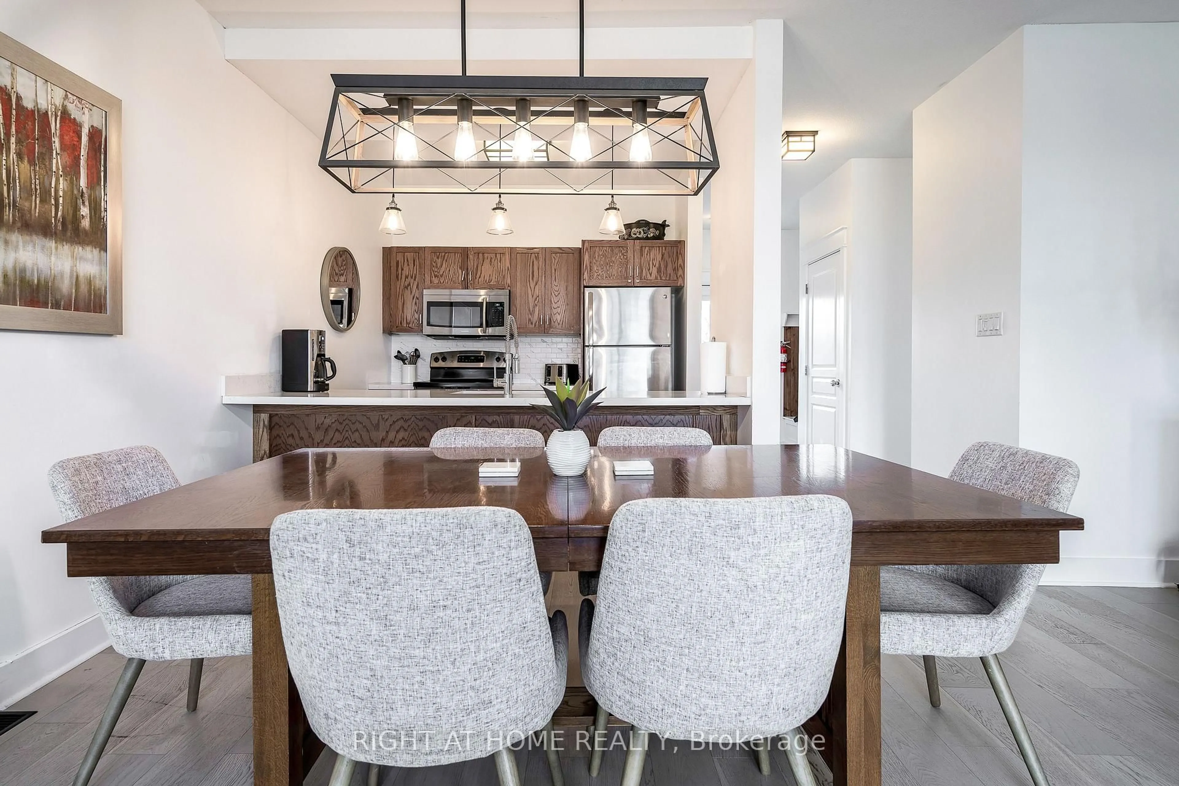 Open concept kitchen, unknown for 125 Fairway Crt #124, Blue Mountains Ontario L9Y 0P8