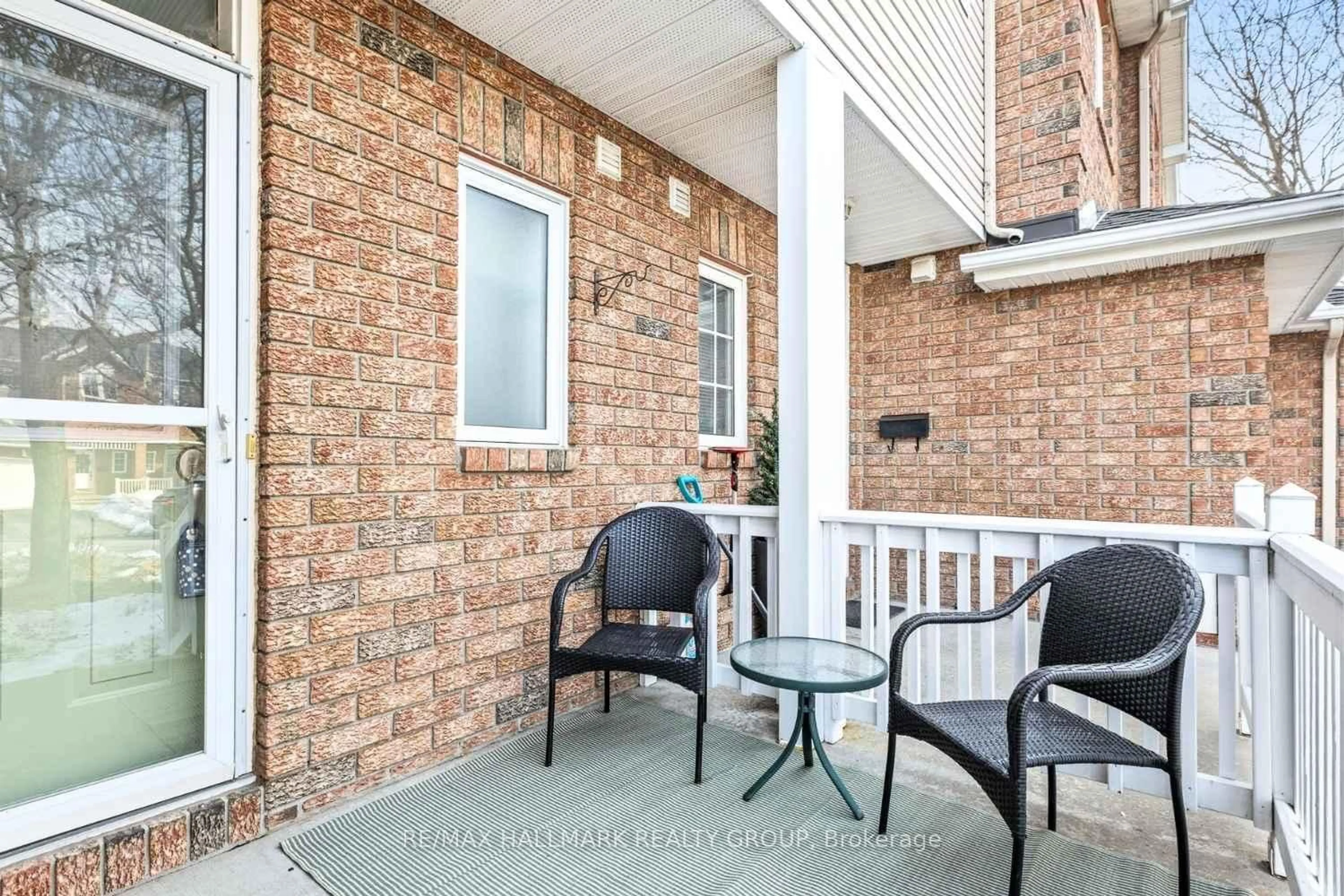 Patio, street for 988 Lucille Way, Ottawa Ontario K4A 4J2