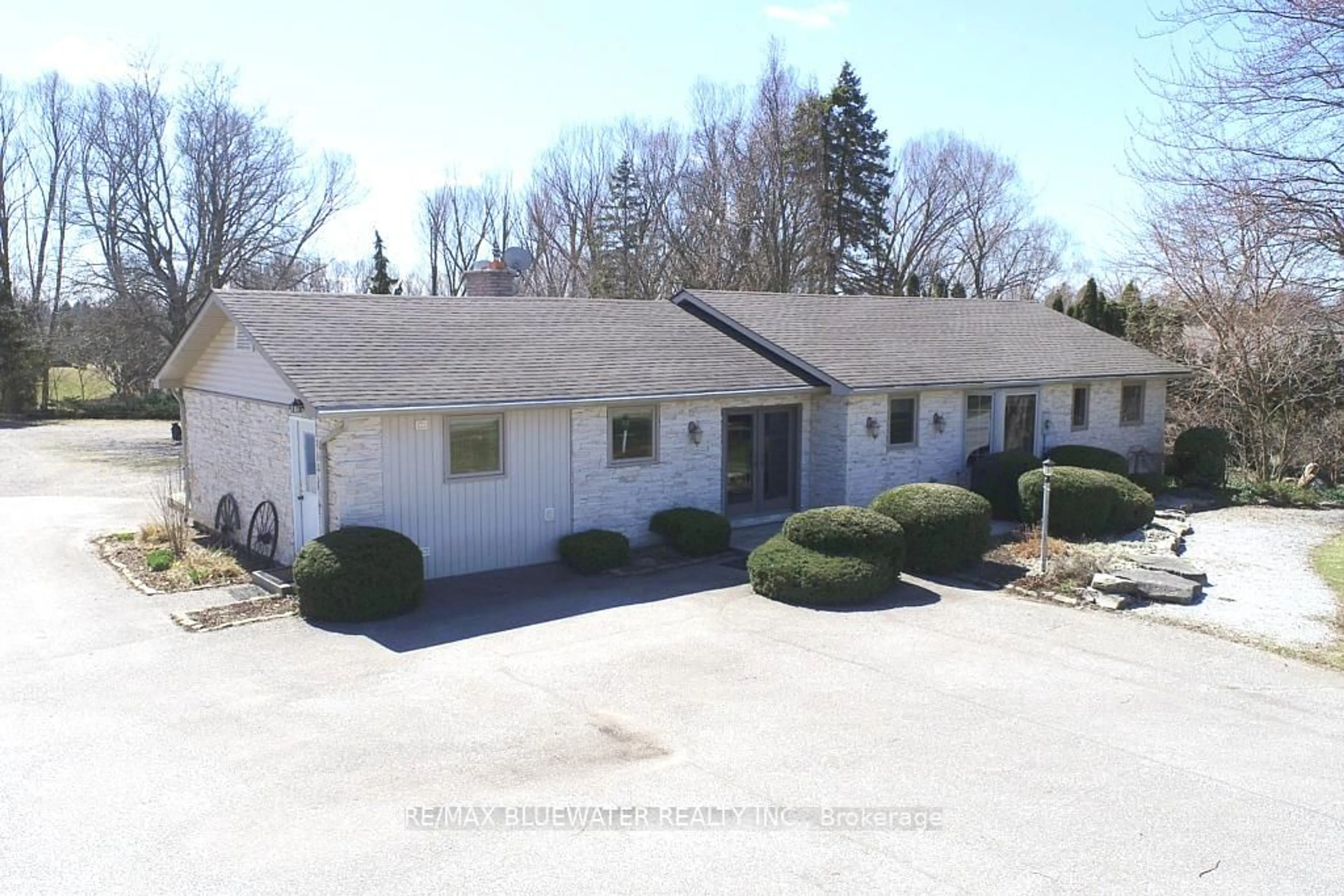 A pic from outside/outdoor area/front of a property/back of a property/a pic from drone, building for 279 Main St, Lambton Shores Ontario N0M 2N0