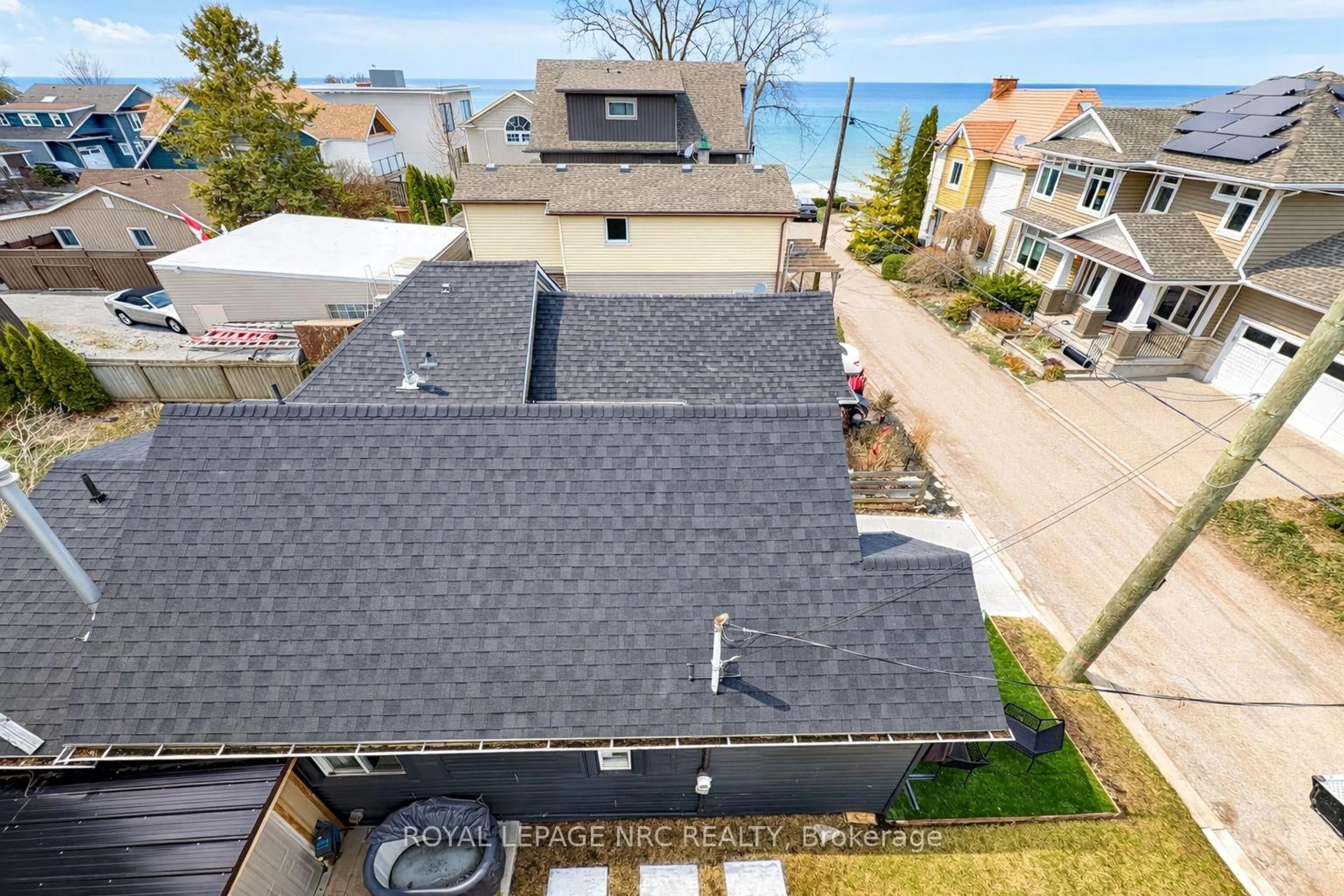 A pic from outside/outdoor area/front of a property/back of a property/a pic from drone, water/lake/river/ocean view for 17 Considine Ave, St. Catharines Ontario L2N 5K1