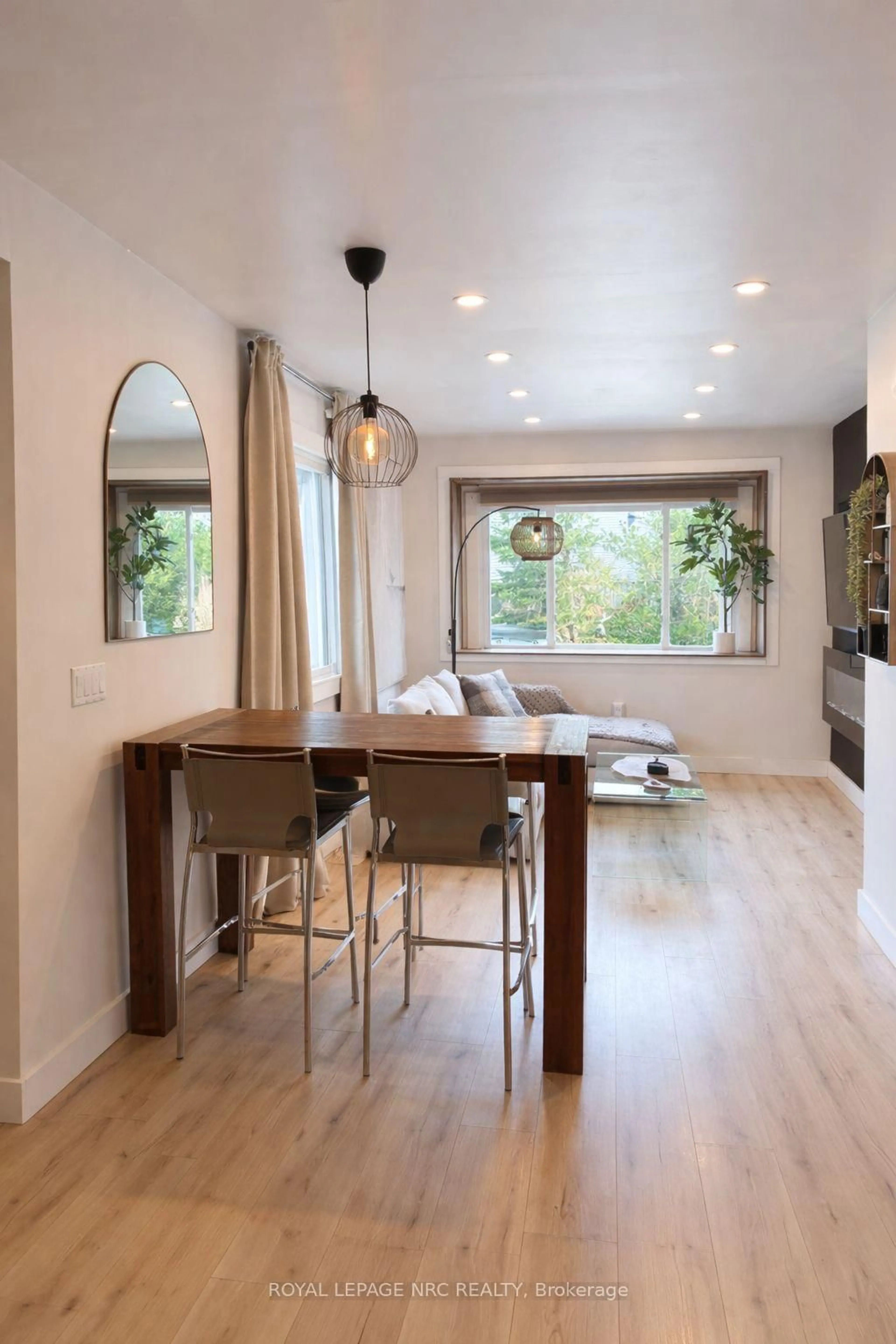 Unknown for 17 Considine Ave, St. Catharines Ontario L2N 5K1