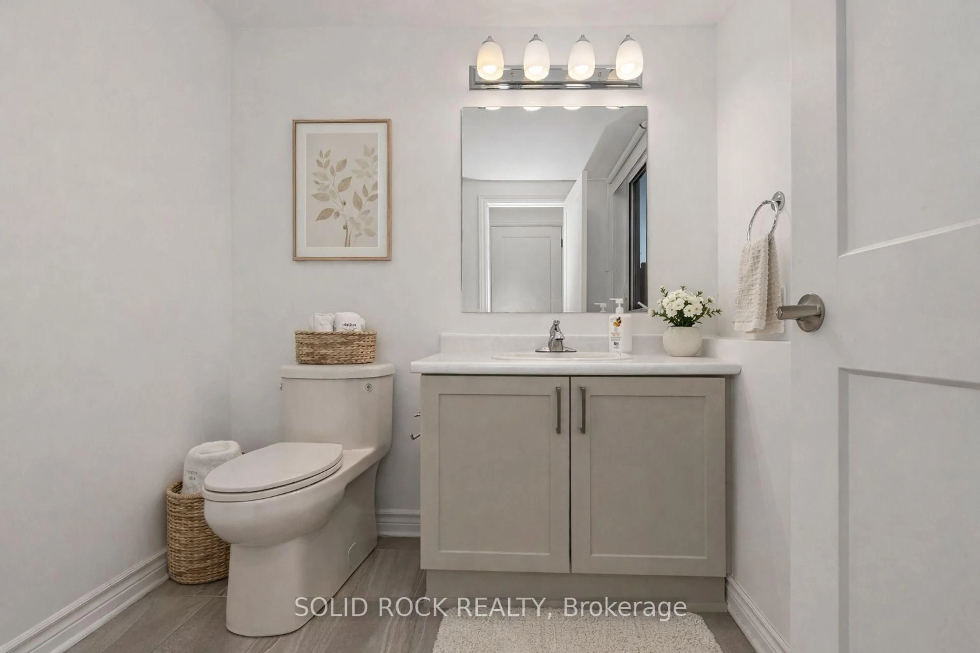 Standard bathroom, ceramic/tile floor for 149 Minikan St, Ottawa Ontario K1X 0E5