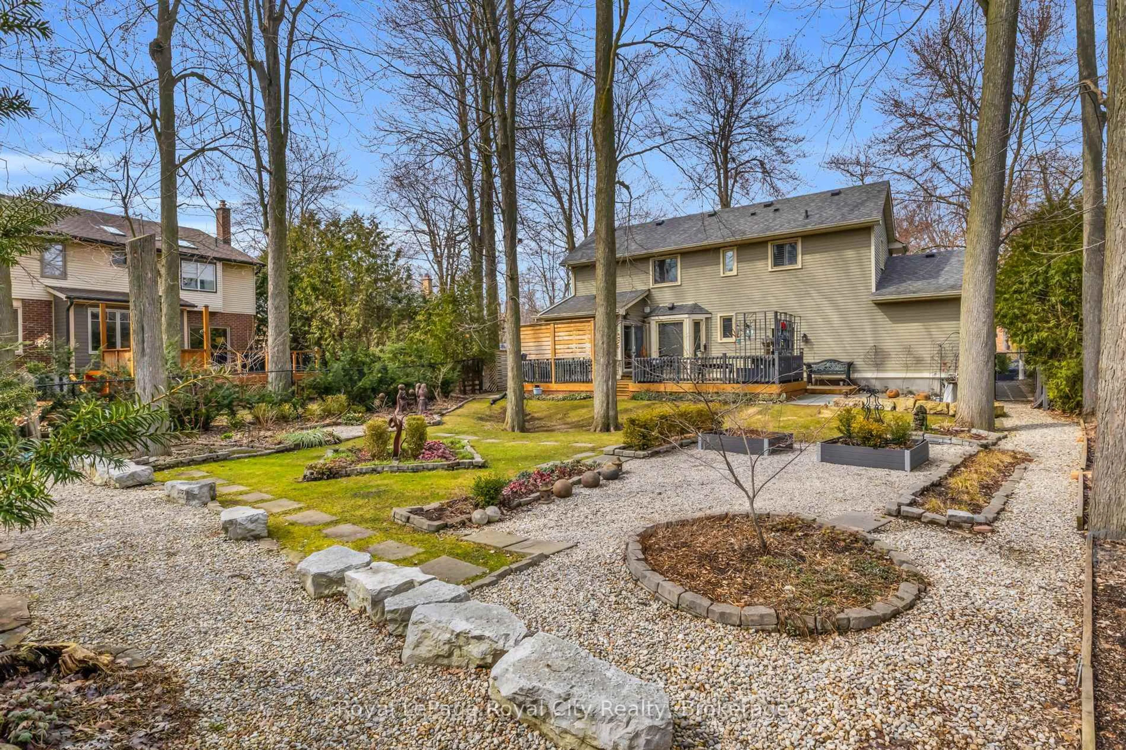 Patio, street for 366 Westwood Rd, Guelph Ontario N1H 7P9