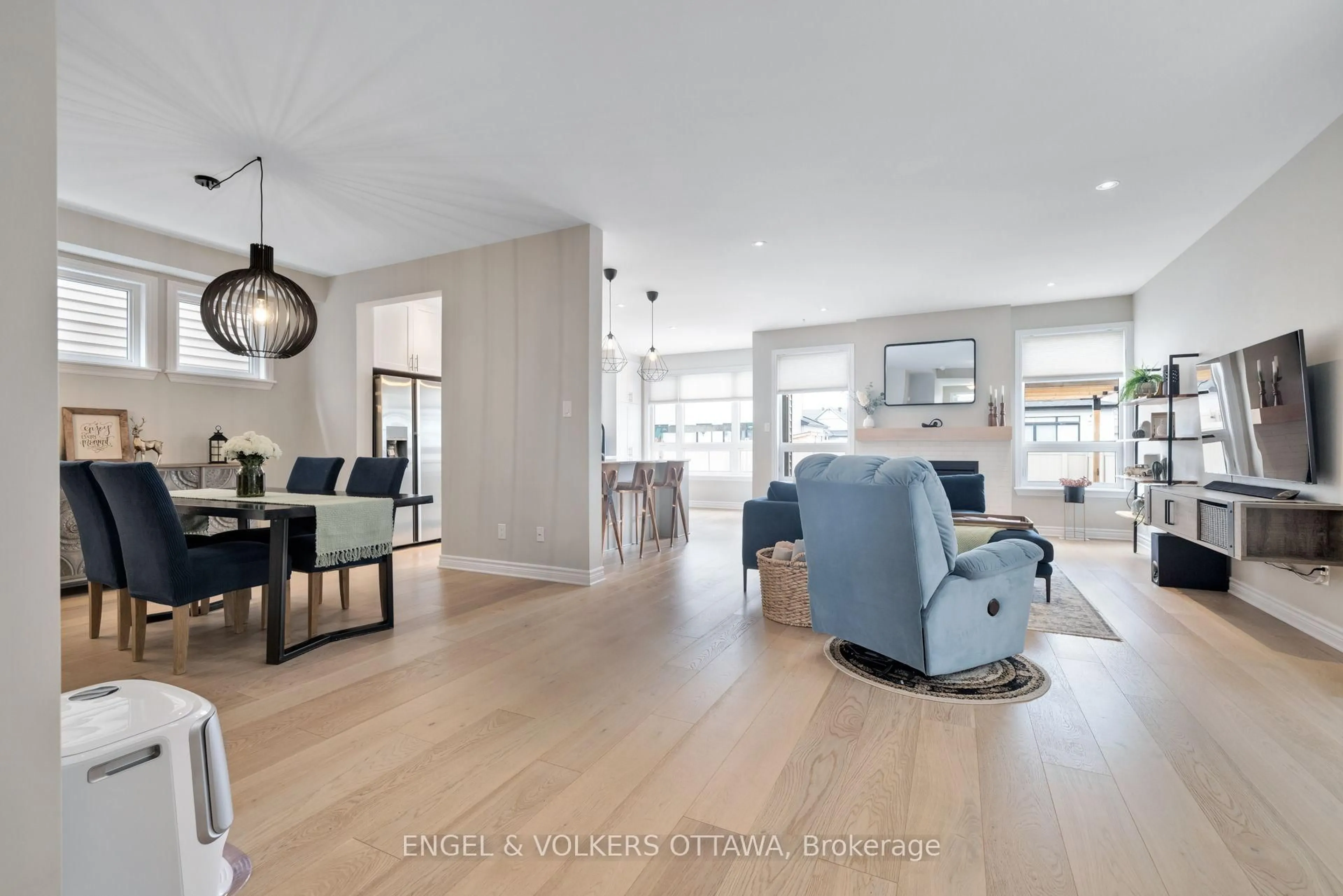 Open concept kitchen, unknown for 176 Balikun Hts, Ottawa Ontario K2V 0B6