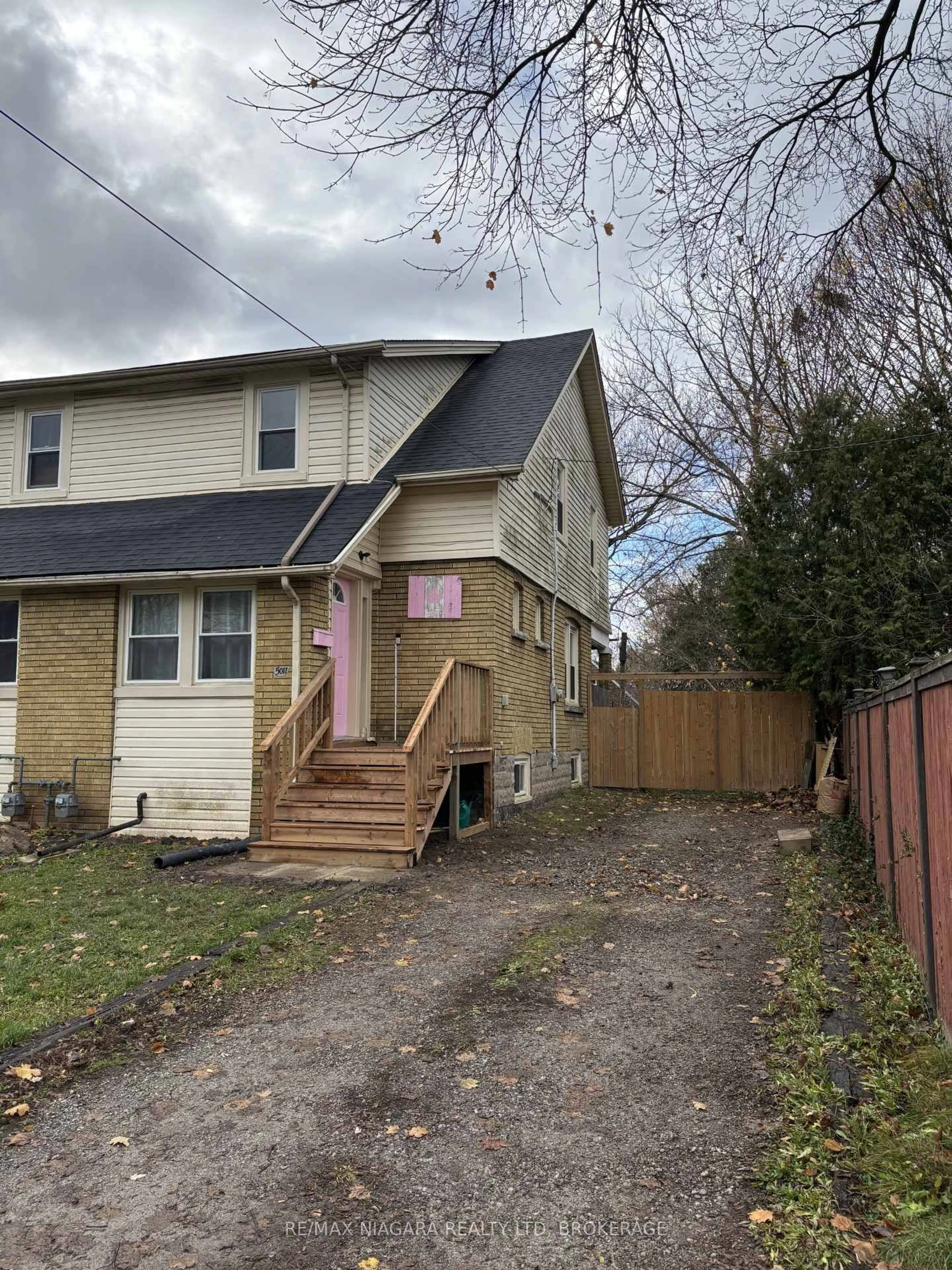 Unknown for 5011 Fifth Ave, Niagara Falls Ontario L2E 4S6