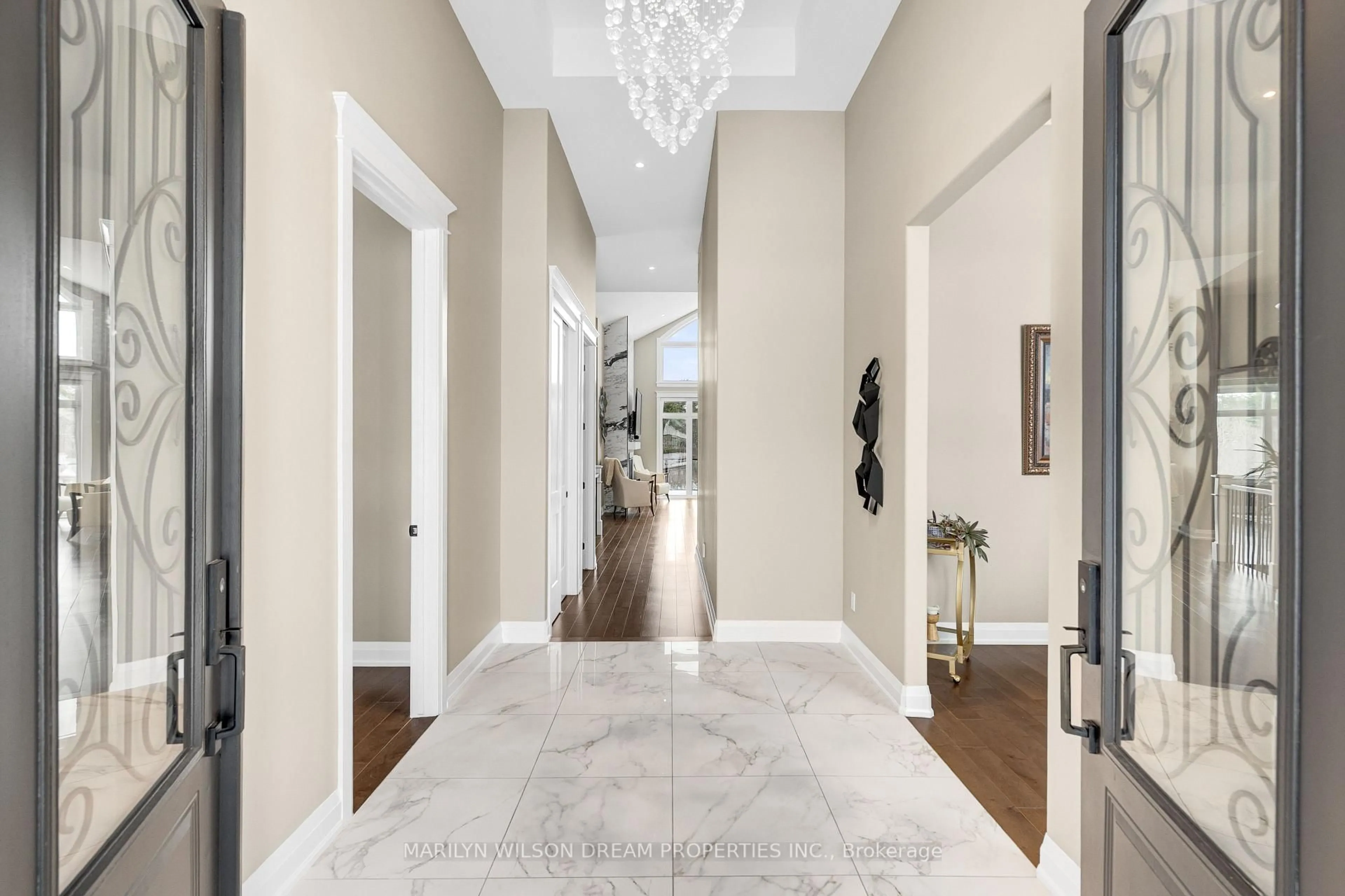 Indoor entryway for 324 Hedley Way, Ottawa Ontario K2W 0E4