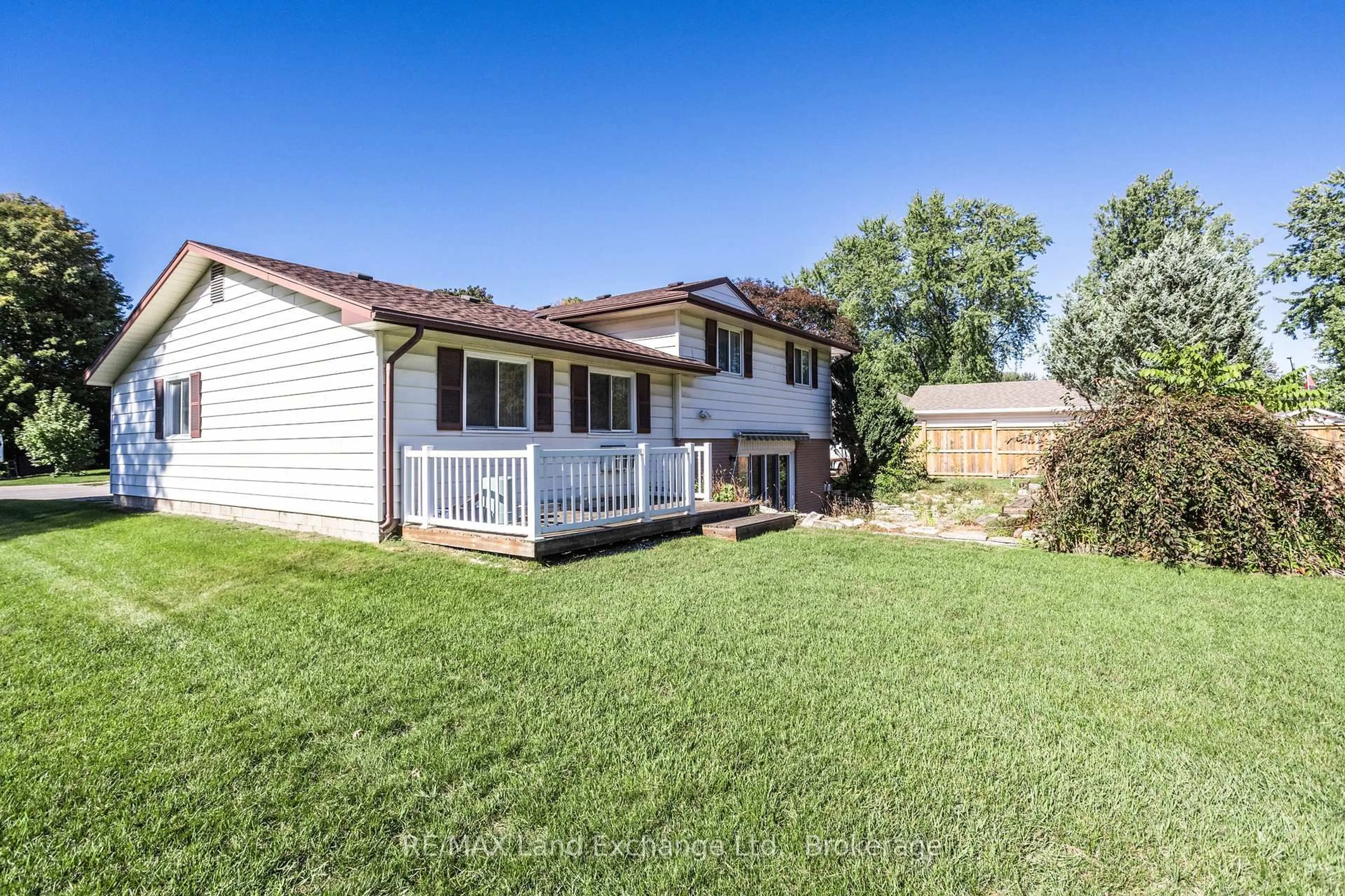 Unknown for 991 Bricker St, Saugeen Shores Ontario N0H 2C3