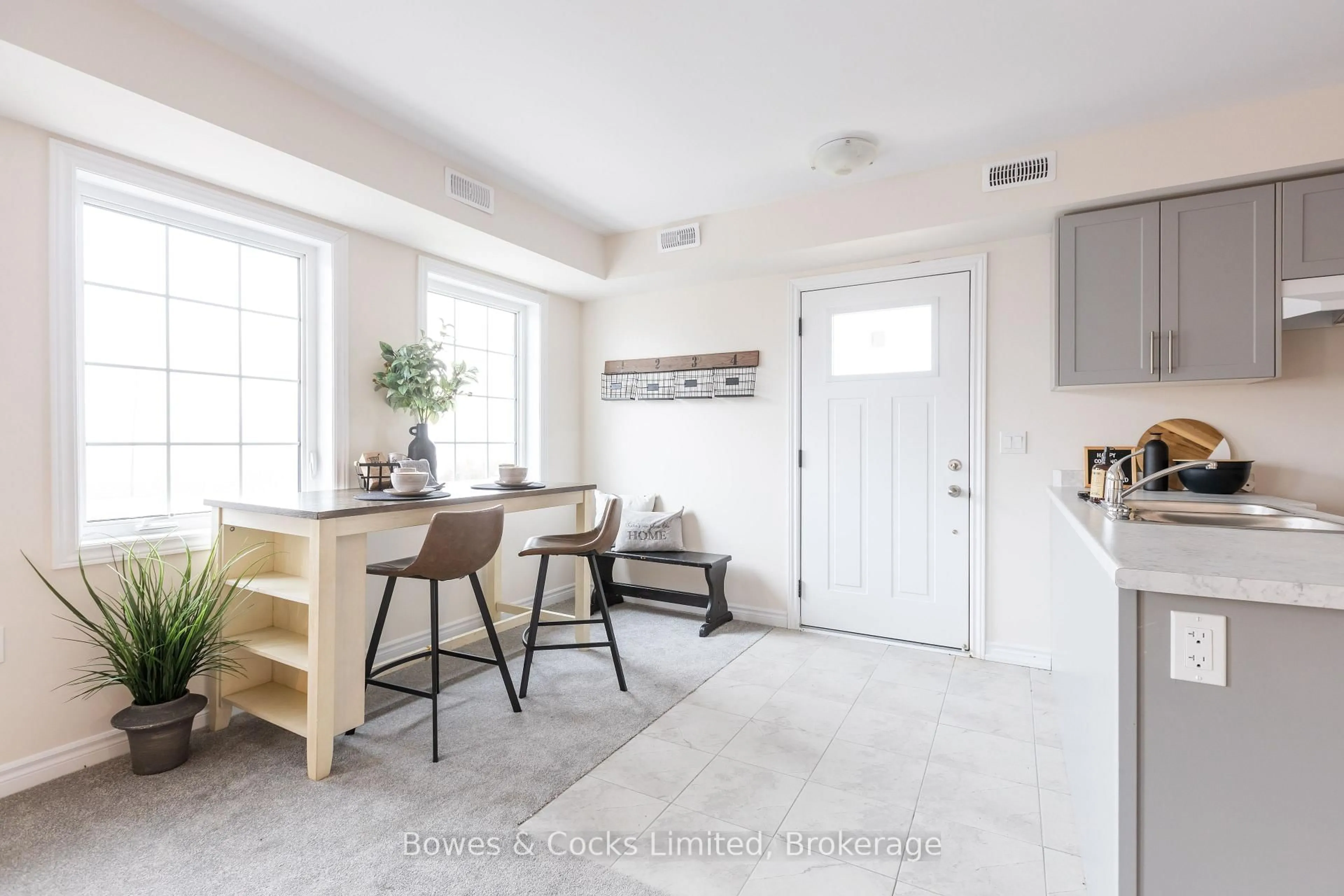 Indoor entryway for 48 Maple Ave #201, Asphodel-Norwood Ontario K0L 2V0