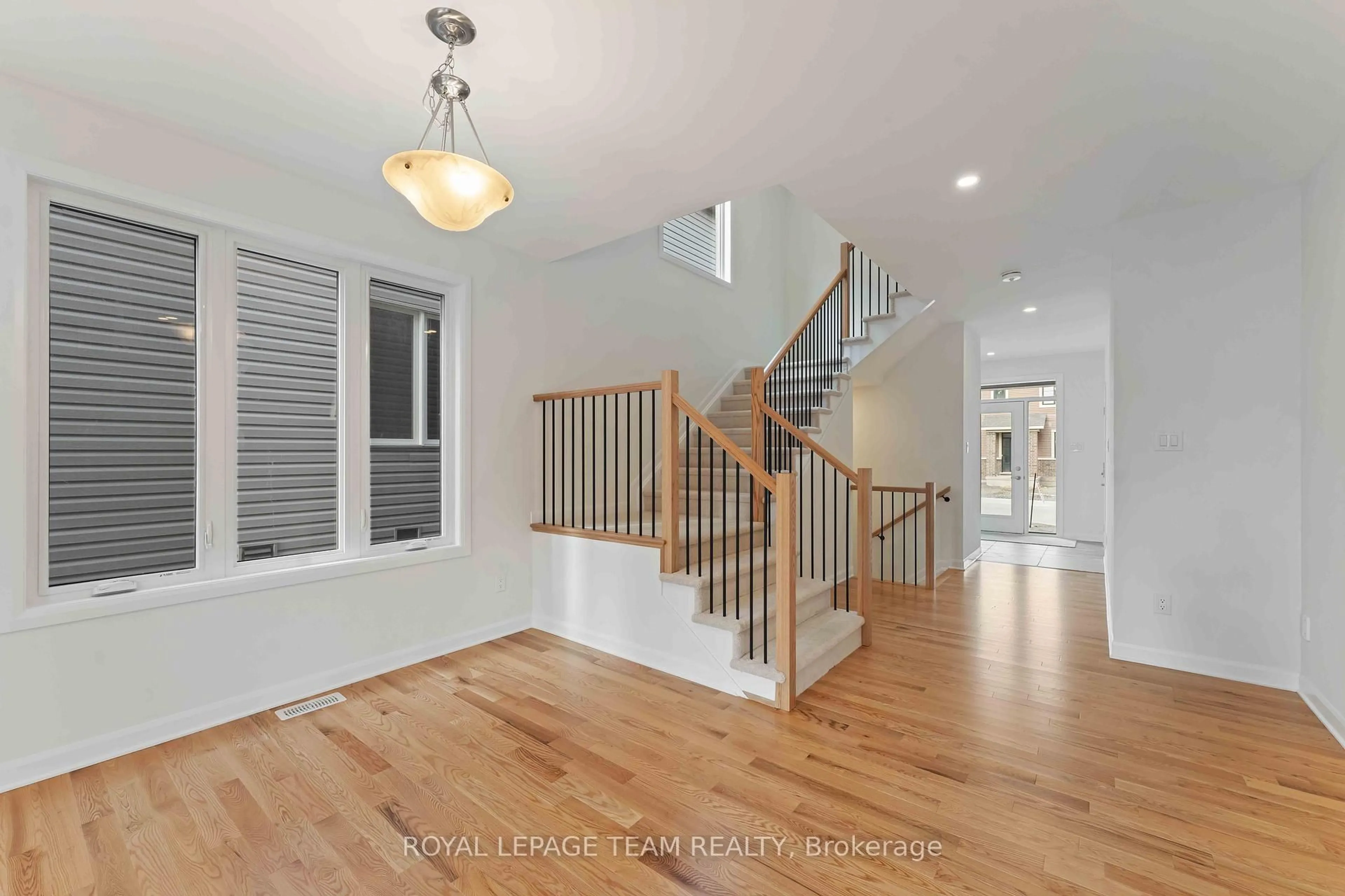 Indoor entryway for 623 Idyllic Terr, Ottawa Ontario K4A 5N9