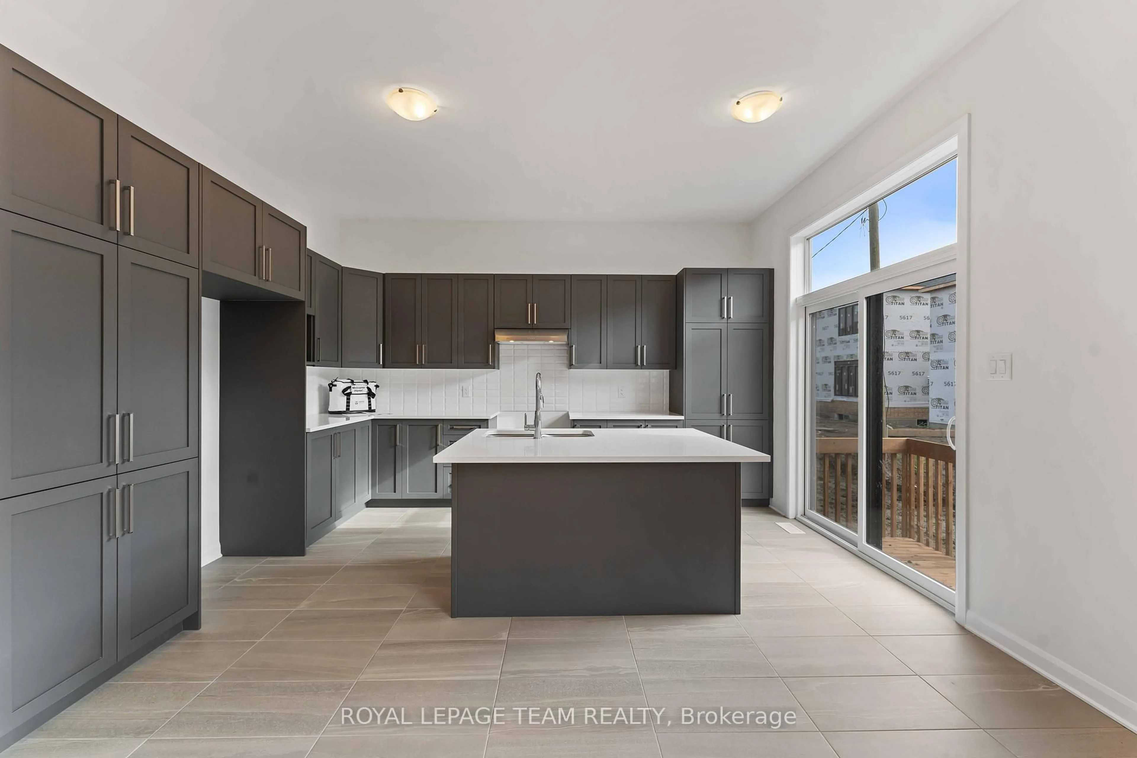 Open concept kitchen, unknown for 623 Idyllic Terr, Ottawa Ontario K4A 5N9