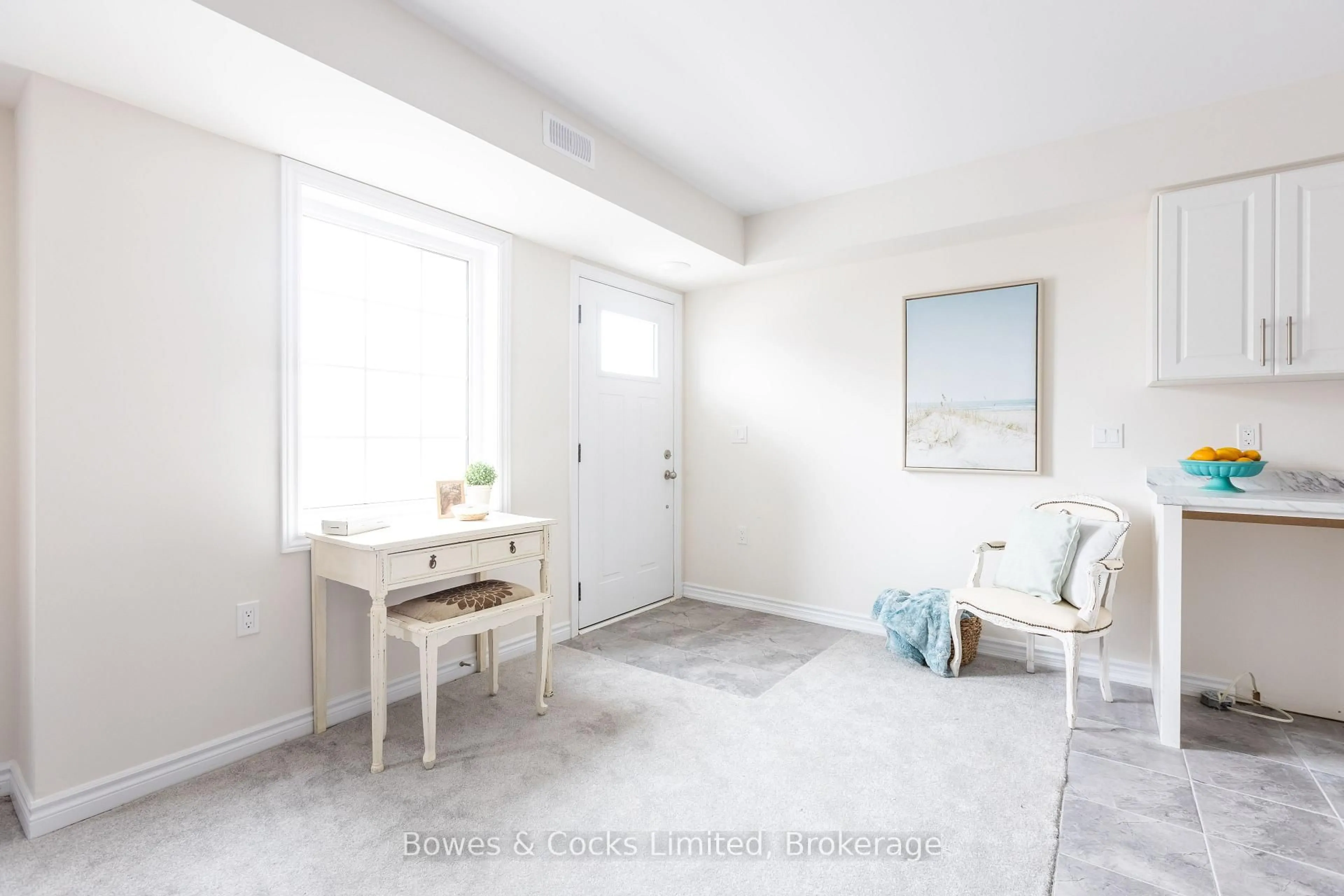 Indoor entryway for 48 Maple Ave #102, Asphodel-Norwood Ontario K0L 2V0