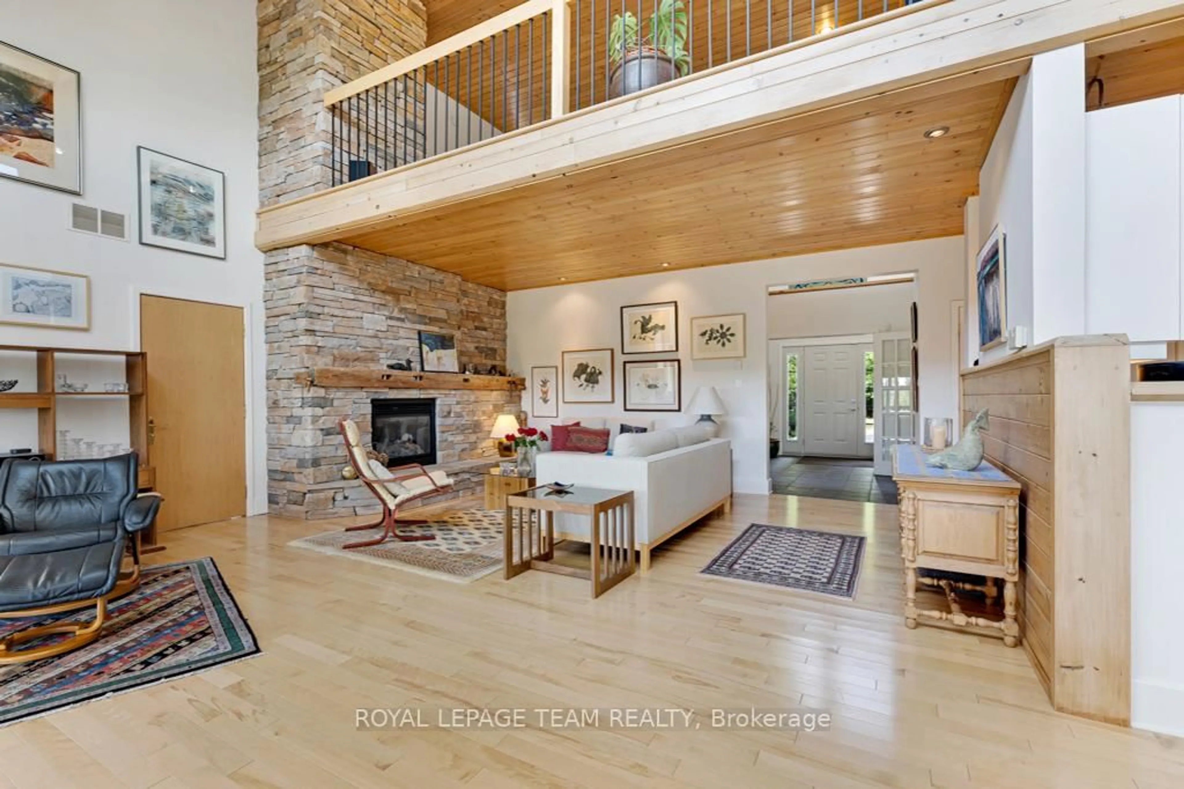 Indoor entryway for 4636 Donnelly Dr, Merrickville Ontario K0G 1N0