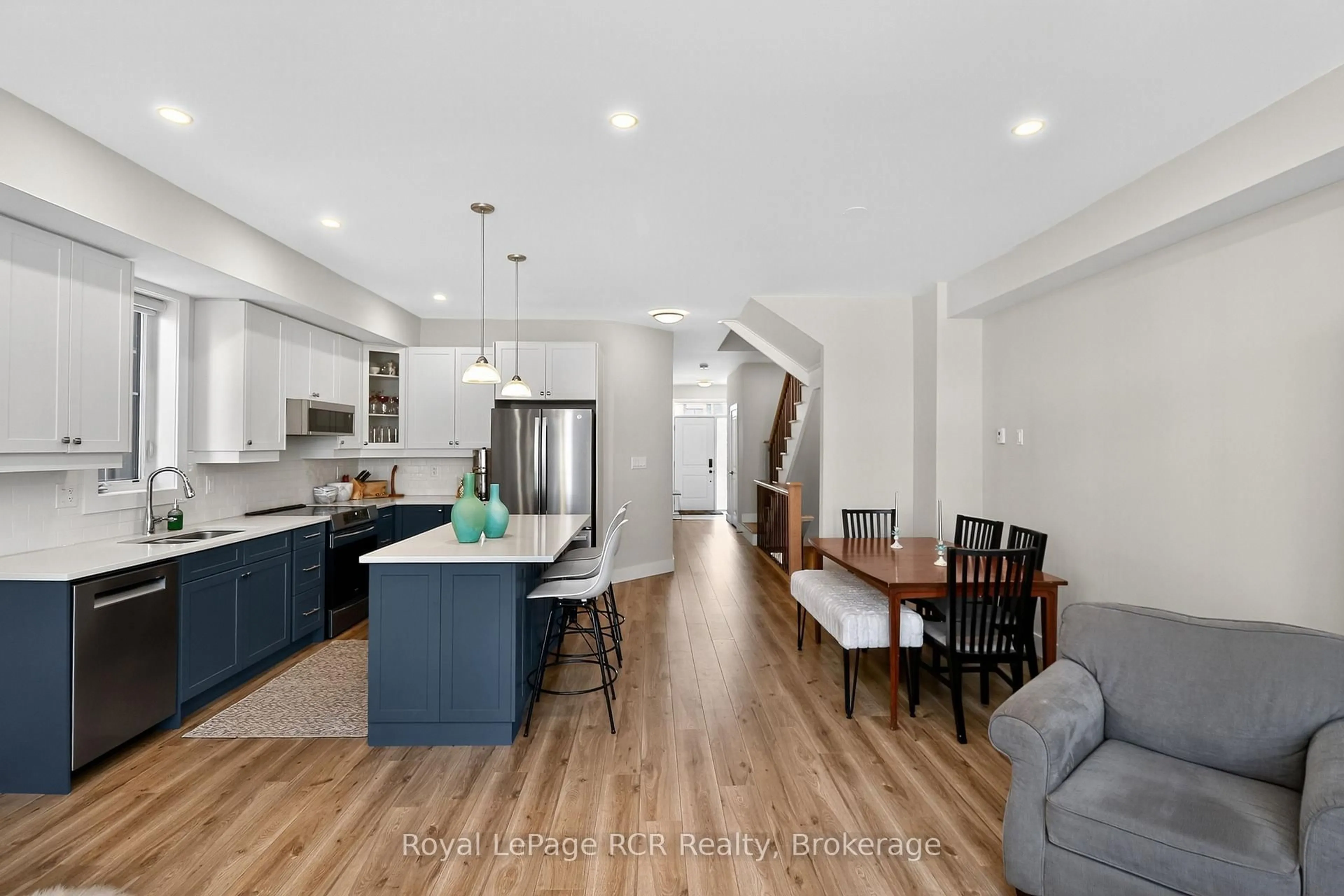 Open concept kitchen, unknown for 130 Courtland St, Blue Mountains Ontario L9Y 5L8