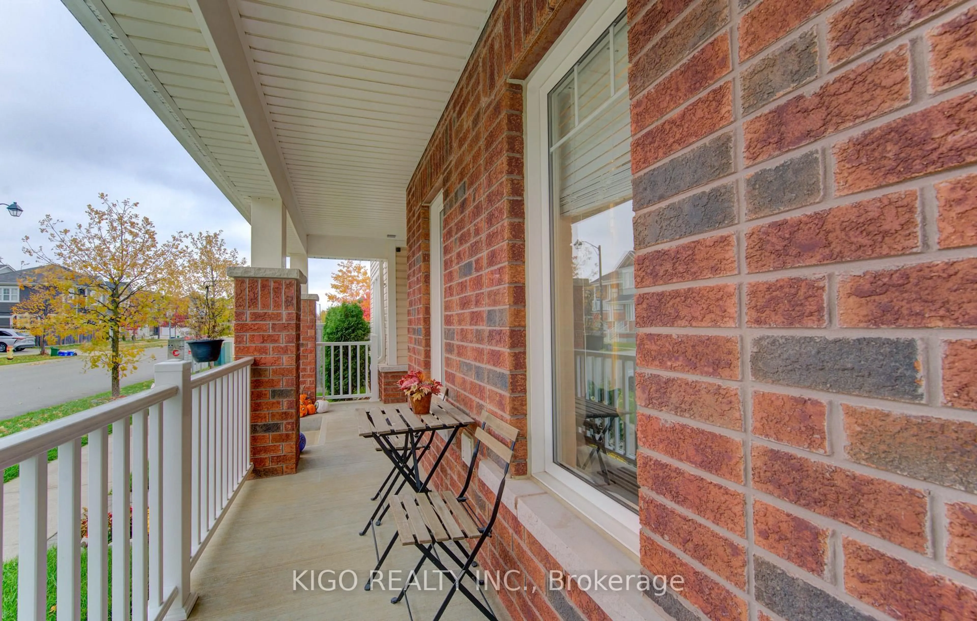 Patio, street for 66 Shoreacres Dr, Kitchener Ontario N2R 0K7