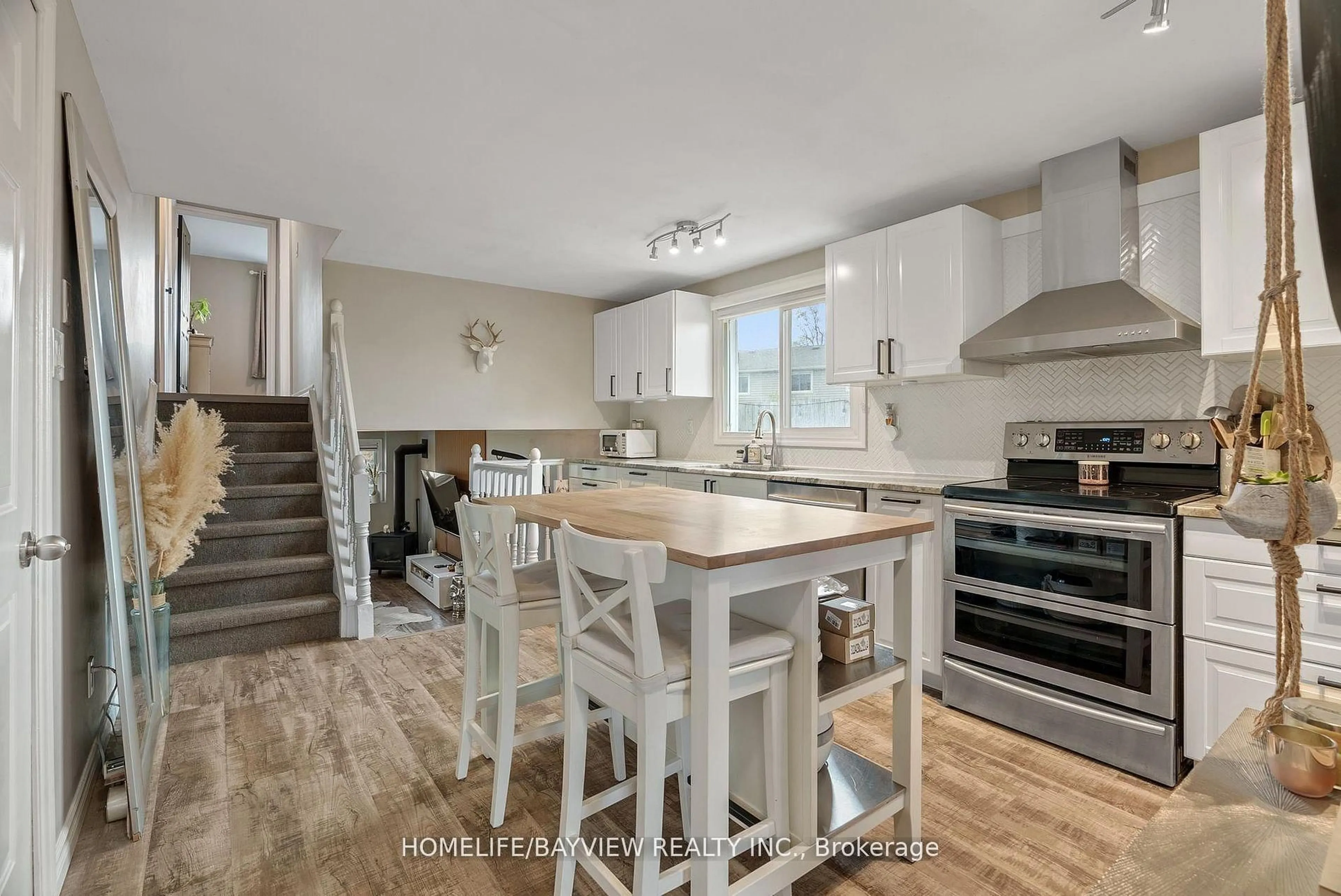 Open concept kitchen, unknown for 333 Preston Pkwy, Cambridge Ontario N3H 4Z4