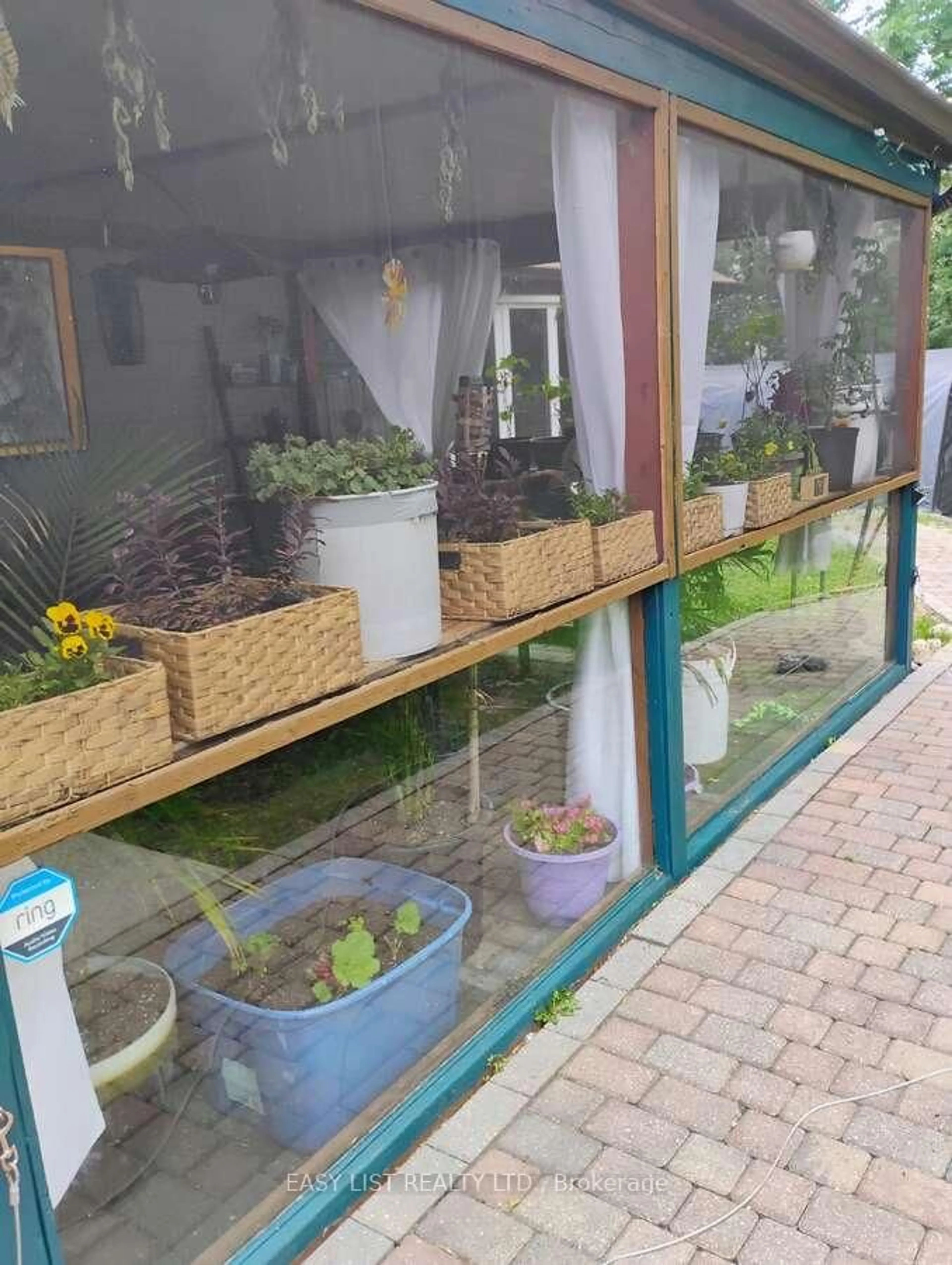 Patio, street for 516 Bay St, Kenora Ontario P0X 1C0