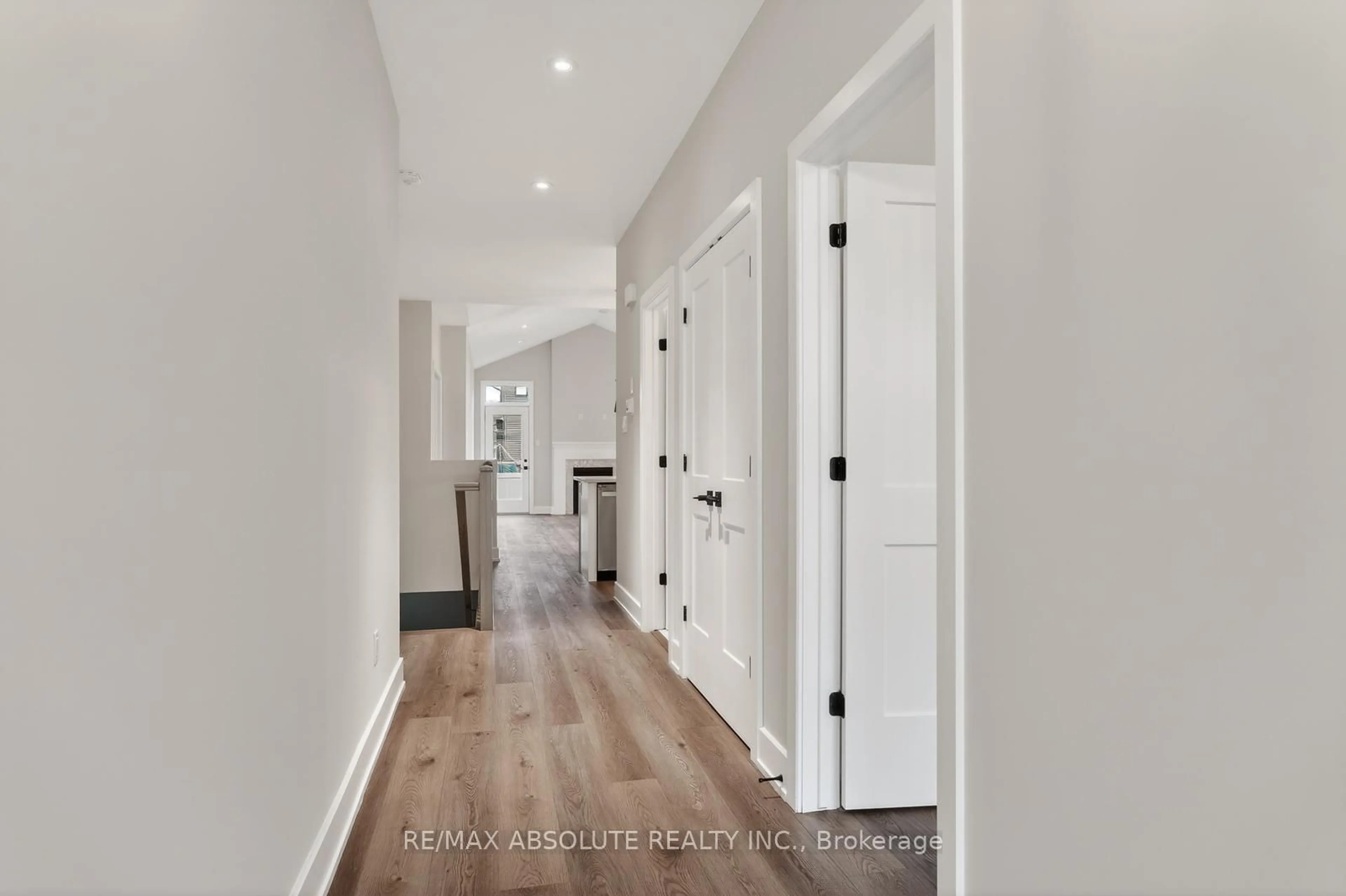 Indoor entryway for 106 MCPHAIL Rd, Carleton Place Ontario K7C 0P7