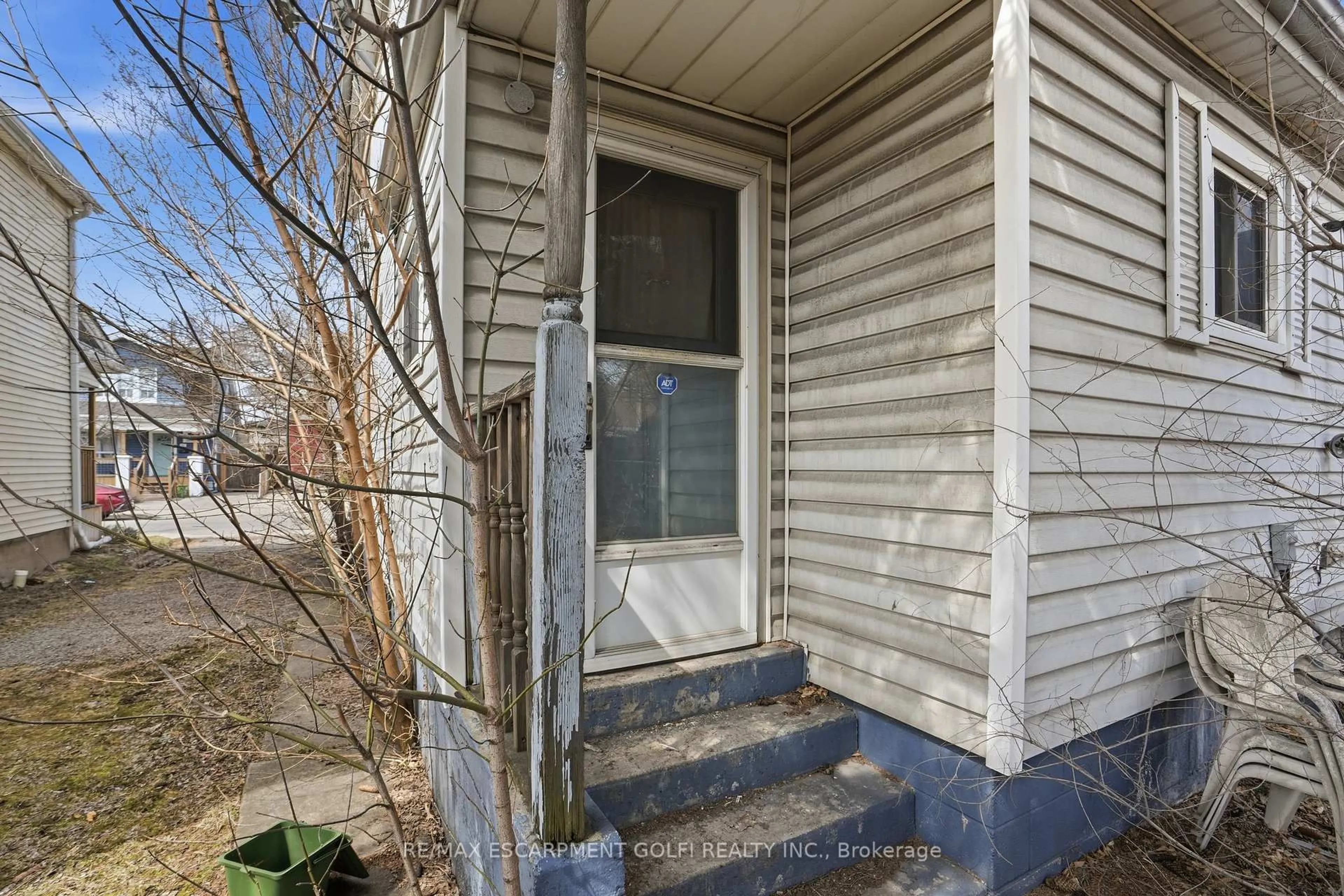 Unknown for 250 Rosslyn Ave, Hamilton Ontario L8L 7R1