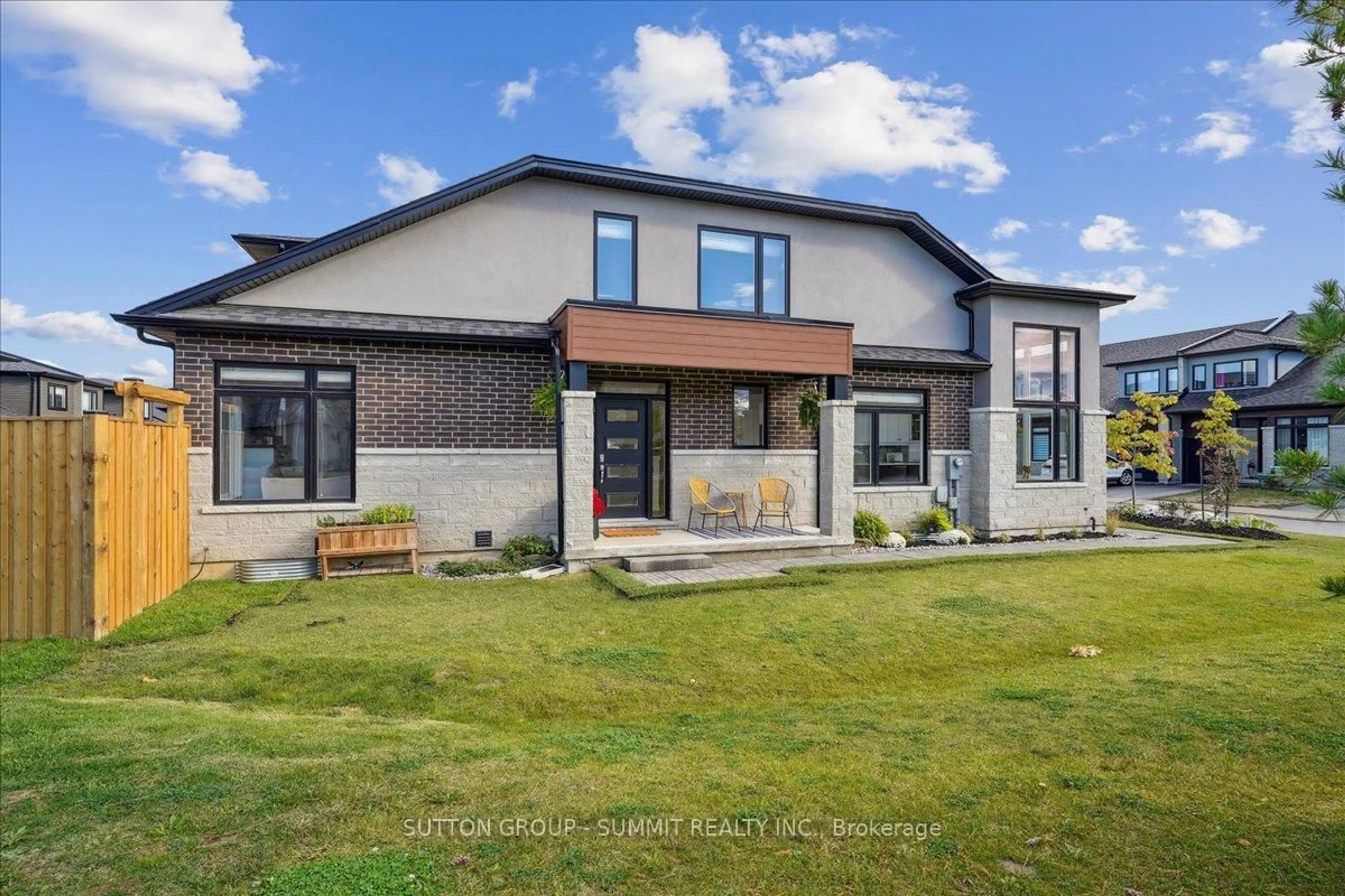 Home with brick exterior material, mountain view for 52 Welch Lane, Hamilton Ontario L9C 0G1