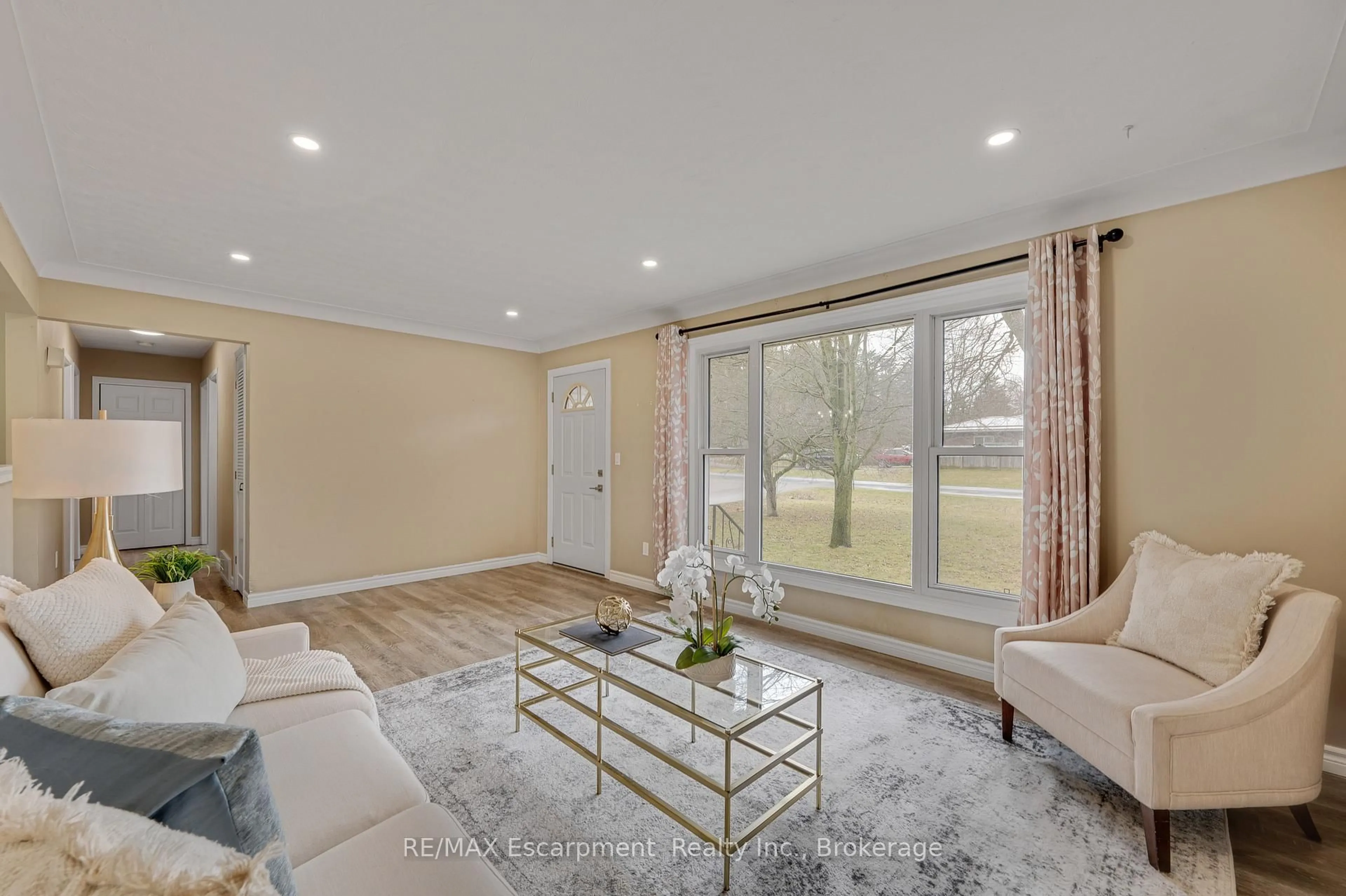 Living room with furniture, unknown for 4 Lyndhurst Ave, Norfolk Ontario N3Y 4J9