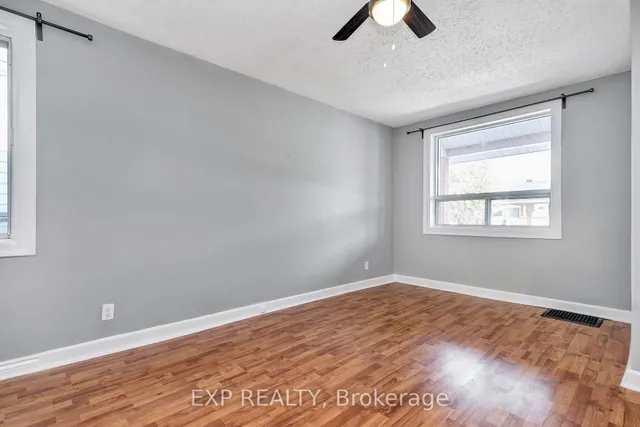 566 Kirkwood Ave, Ottawa 3