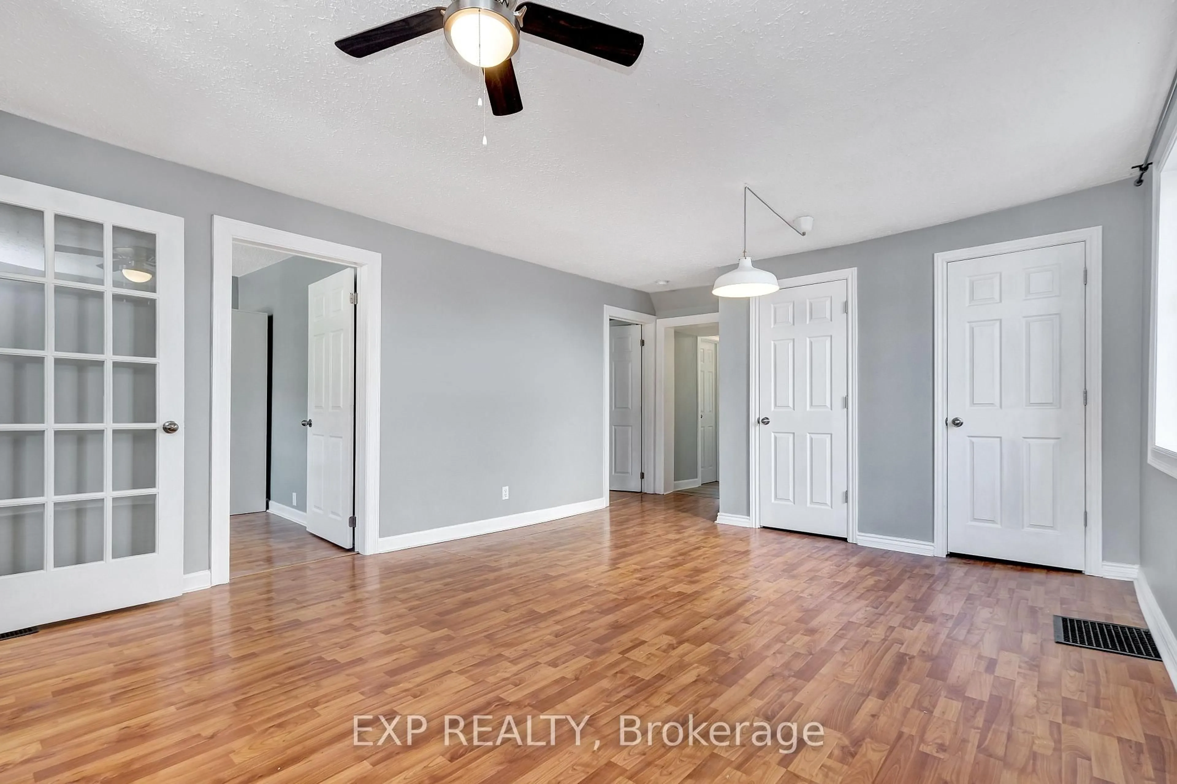 A pic of a room for 566 Kirkwood Ave, Ottawa Ontario K1Z 5X4