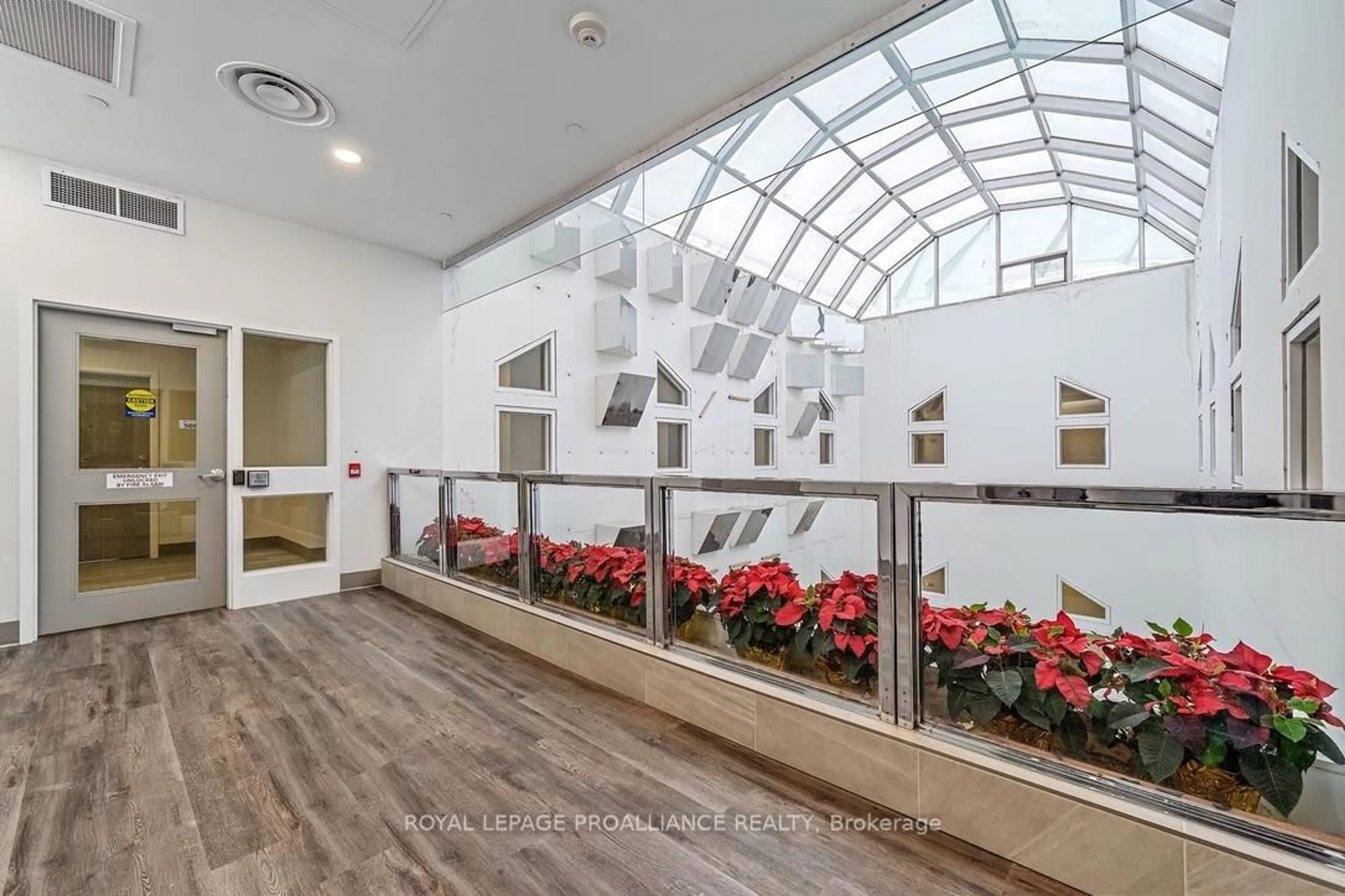 Indoor foyer for 199 Front St #514, Belleville Ontario K8N 5H5