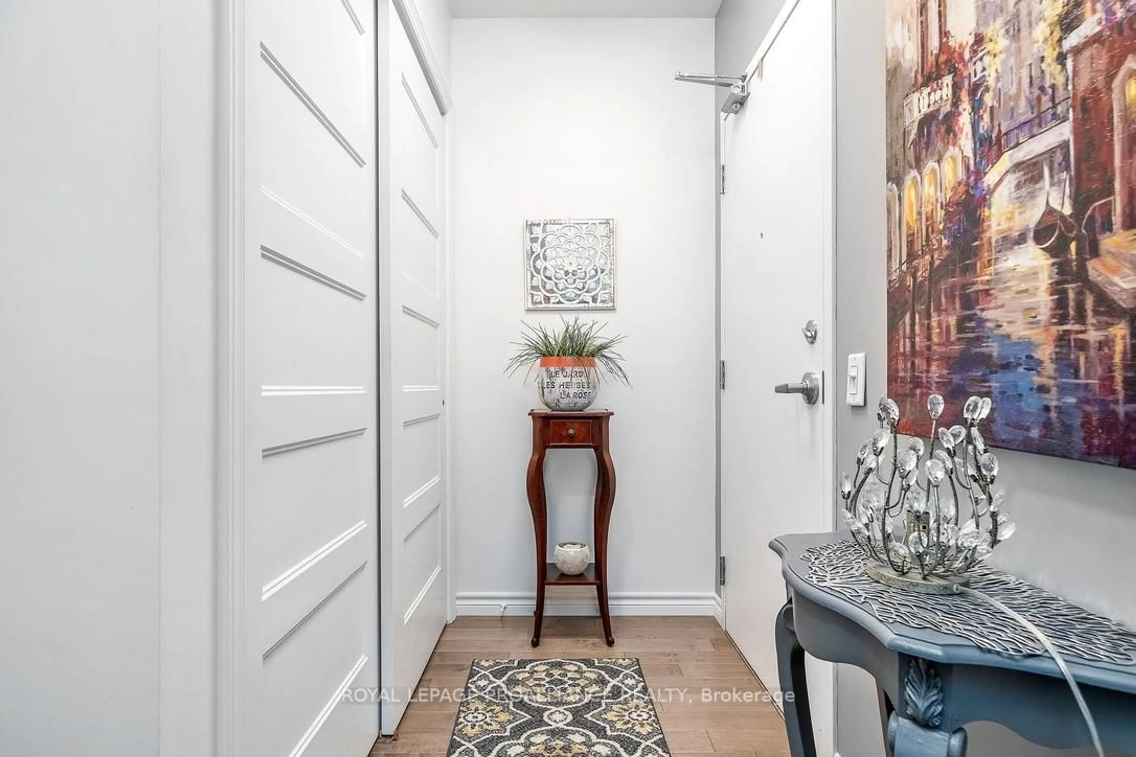 Indoor entryway for 199 Front St #514, Belleville Ontario K8N 5H5