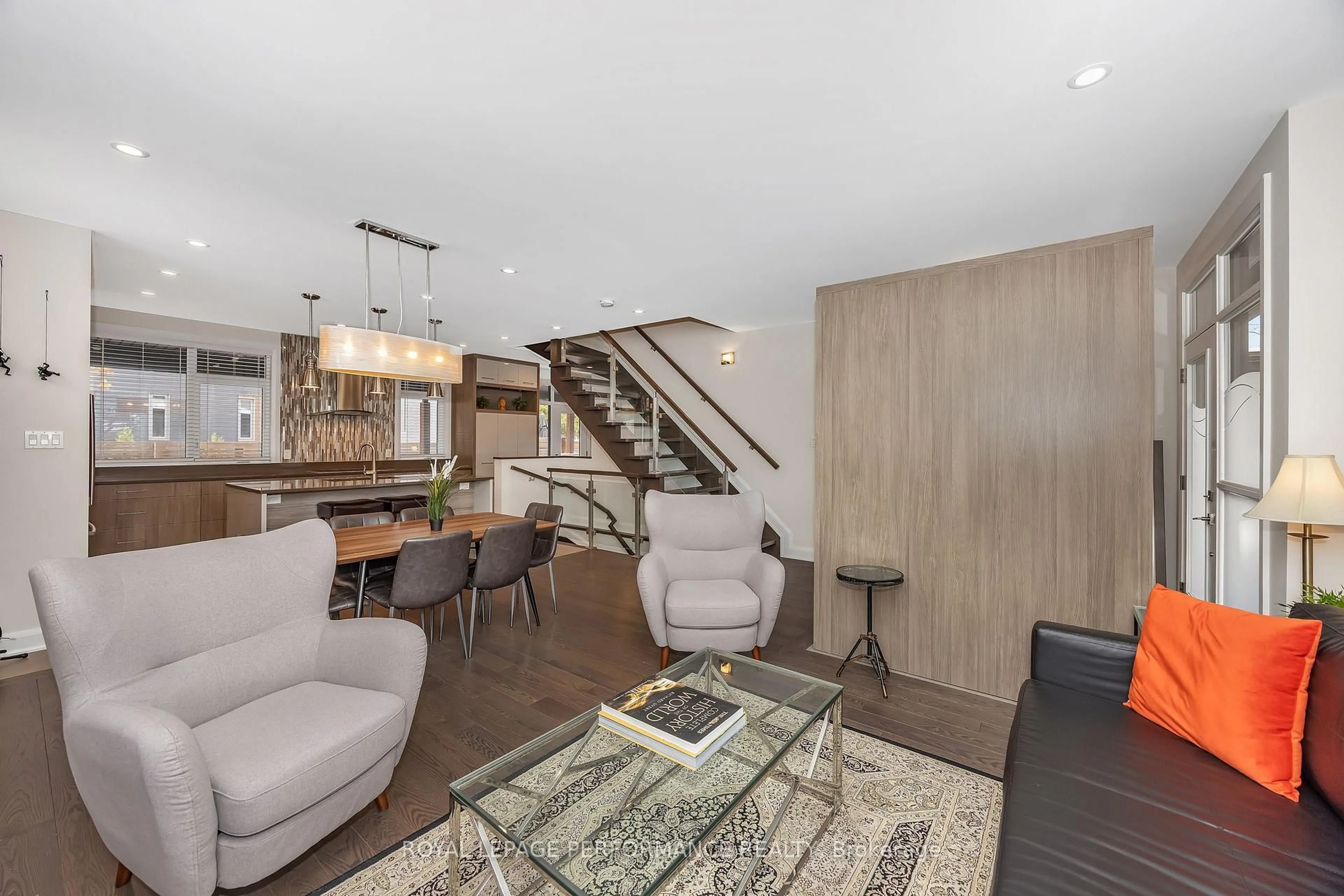 Unknown for 383 Princeton Ave, Ottawa Ontario K2A 4E1