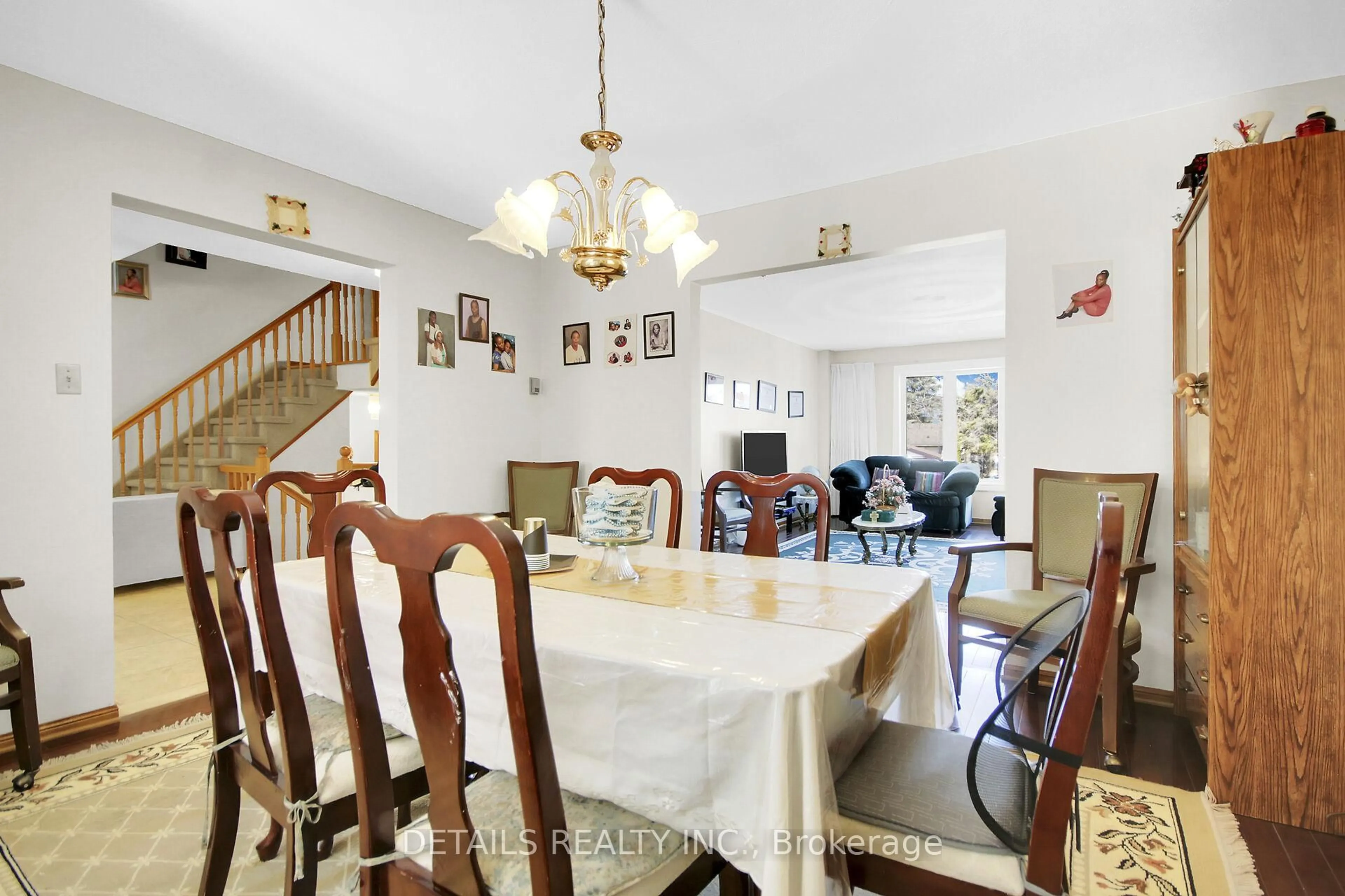 Dining room, unknown for 2876 Tresa Crt, Ottawa Ontario K1T 2H1
