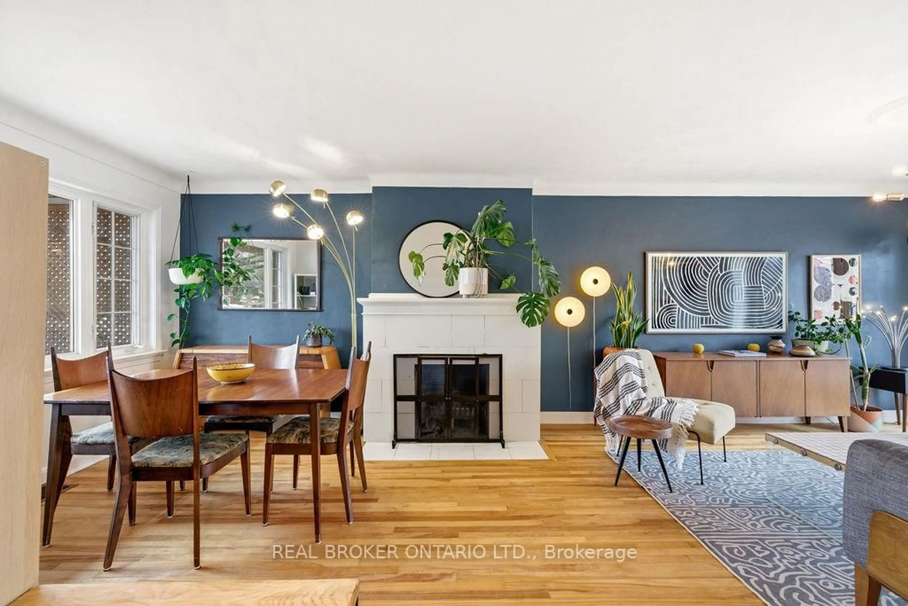 Unknown for 2086 Blossom Dr, Ottawa Ontario K1H 6G8