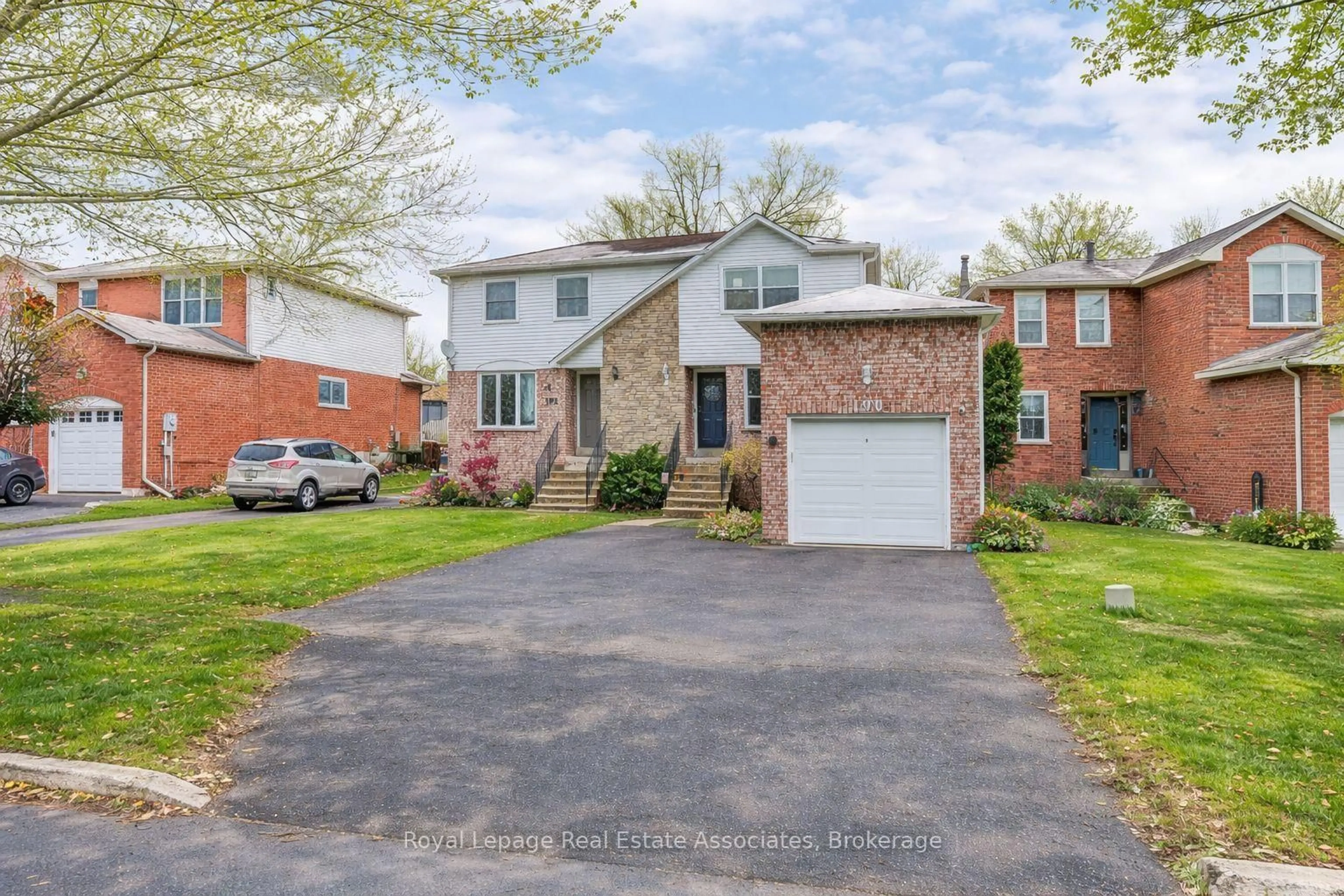 Home with brick exterior material, street for 190 Nith River Way, North Dumfries Ontario N0B 1E0