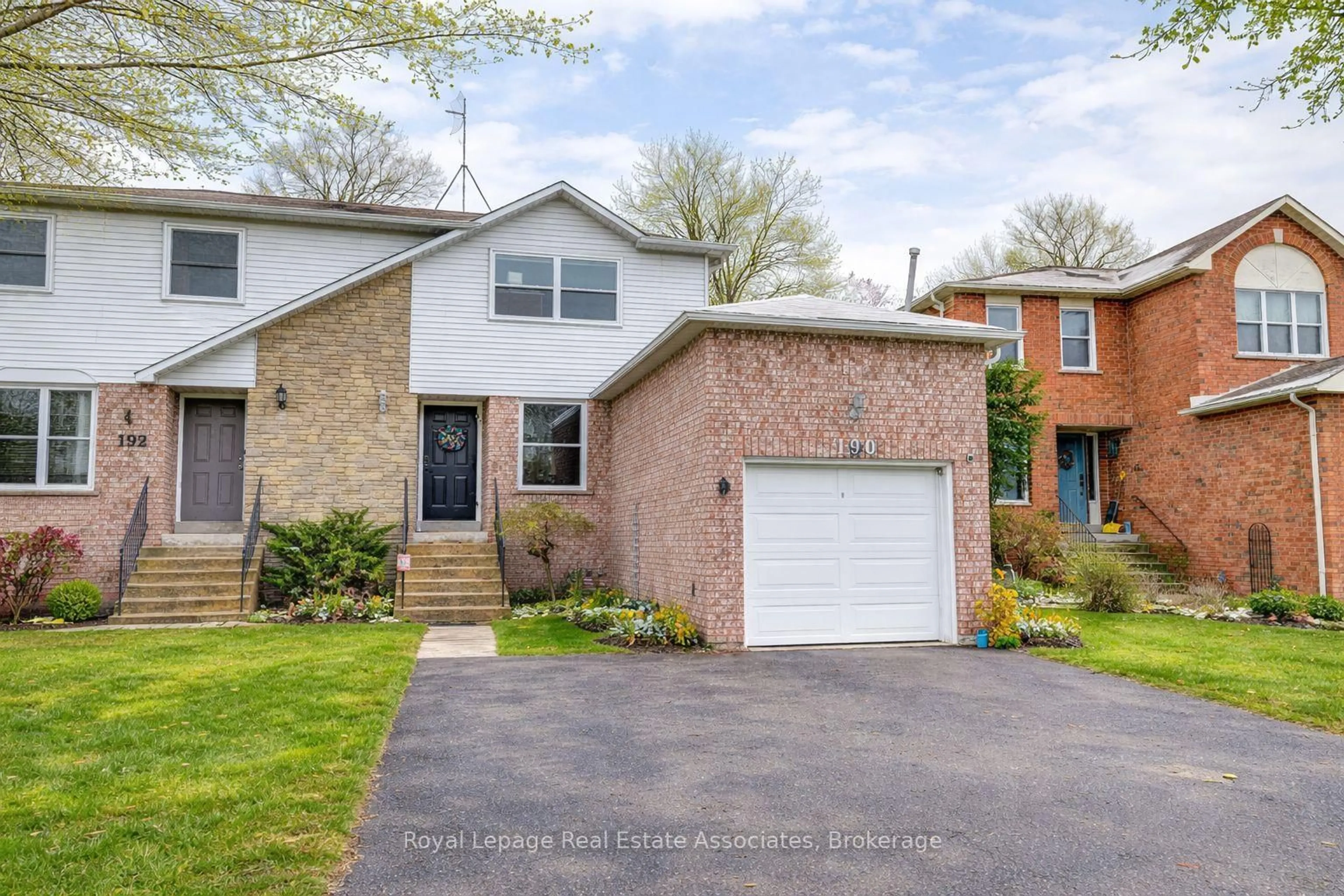 Home with brick exterior material, street for 190 Nith River Way, North Dumfries Ontario N0B 1E0