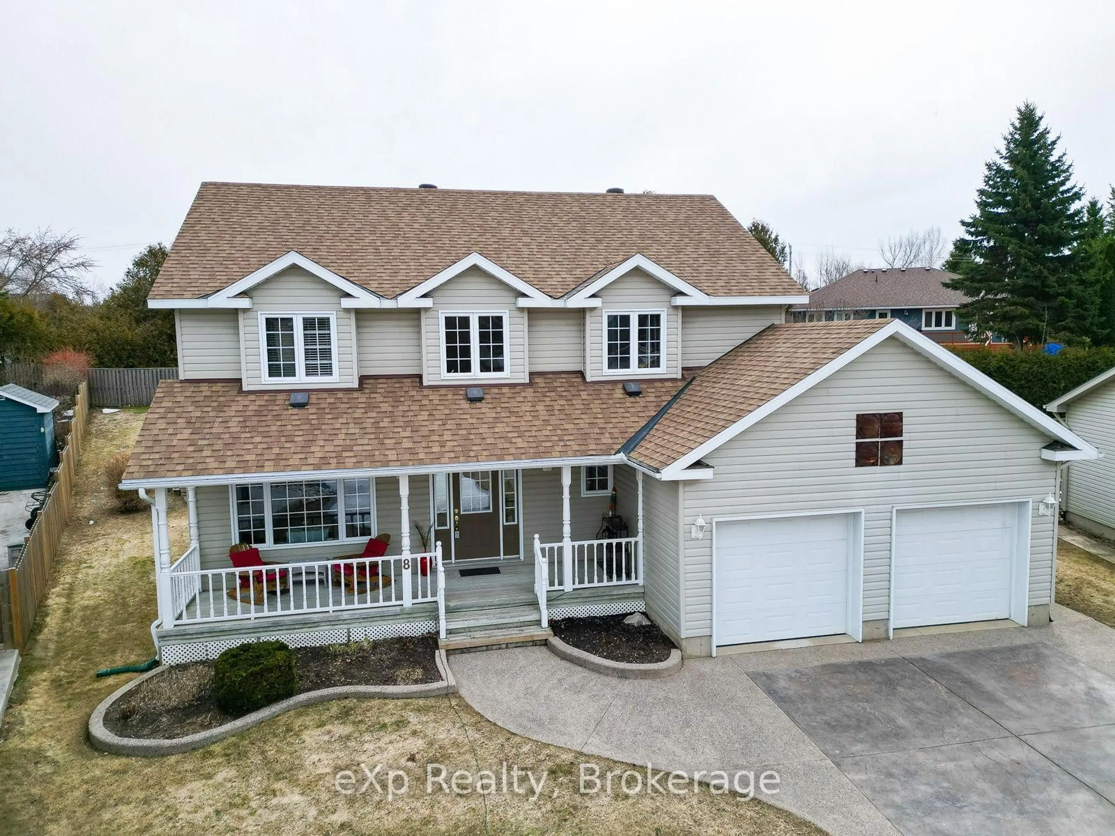 A pic from outside/outdoor area/front of a property/back of a property/a pic from drone, street for 8 Sandpiper Crt, Saugeen Shores Ontario N0H 2L0