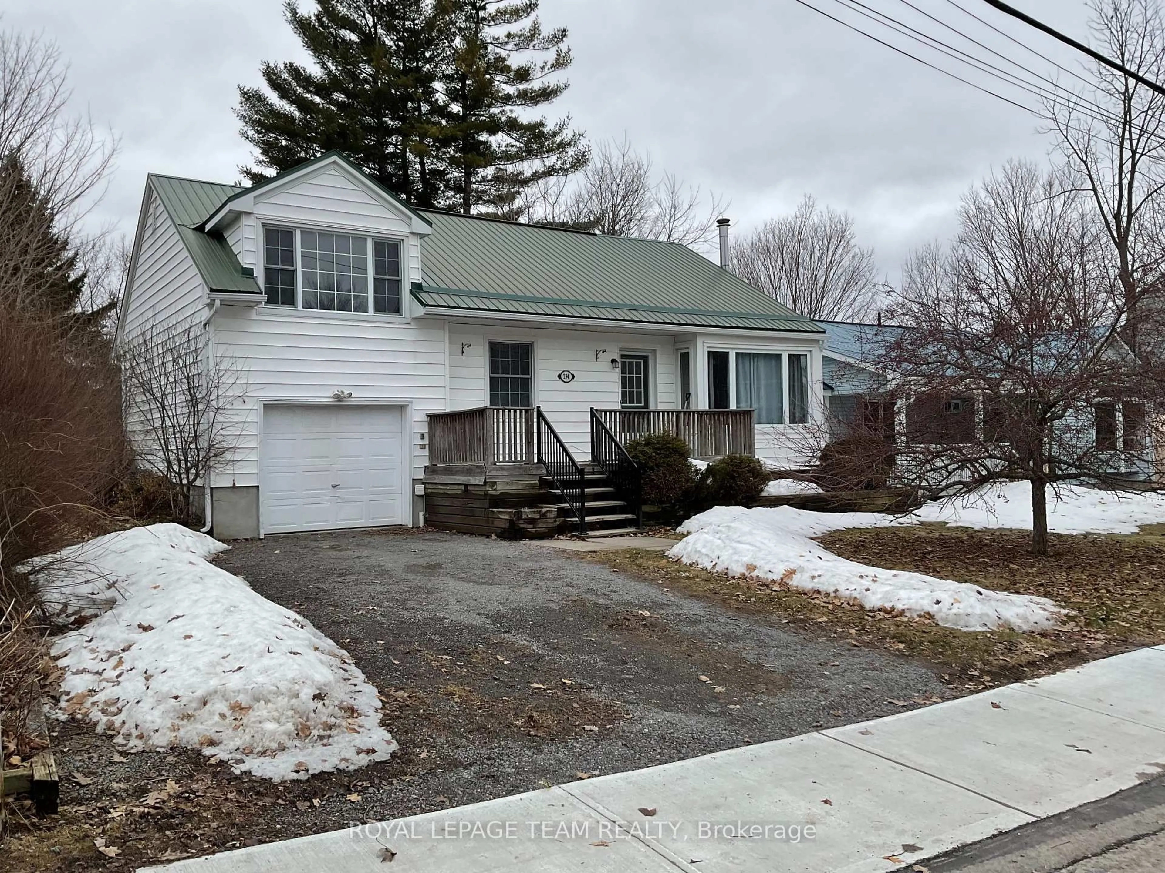 Unknown for 294 St George St, Almonte Ontario K0A 1A0