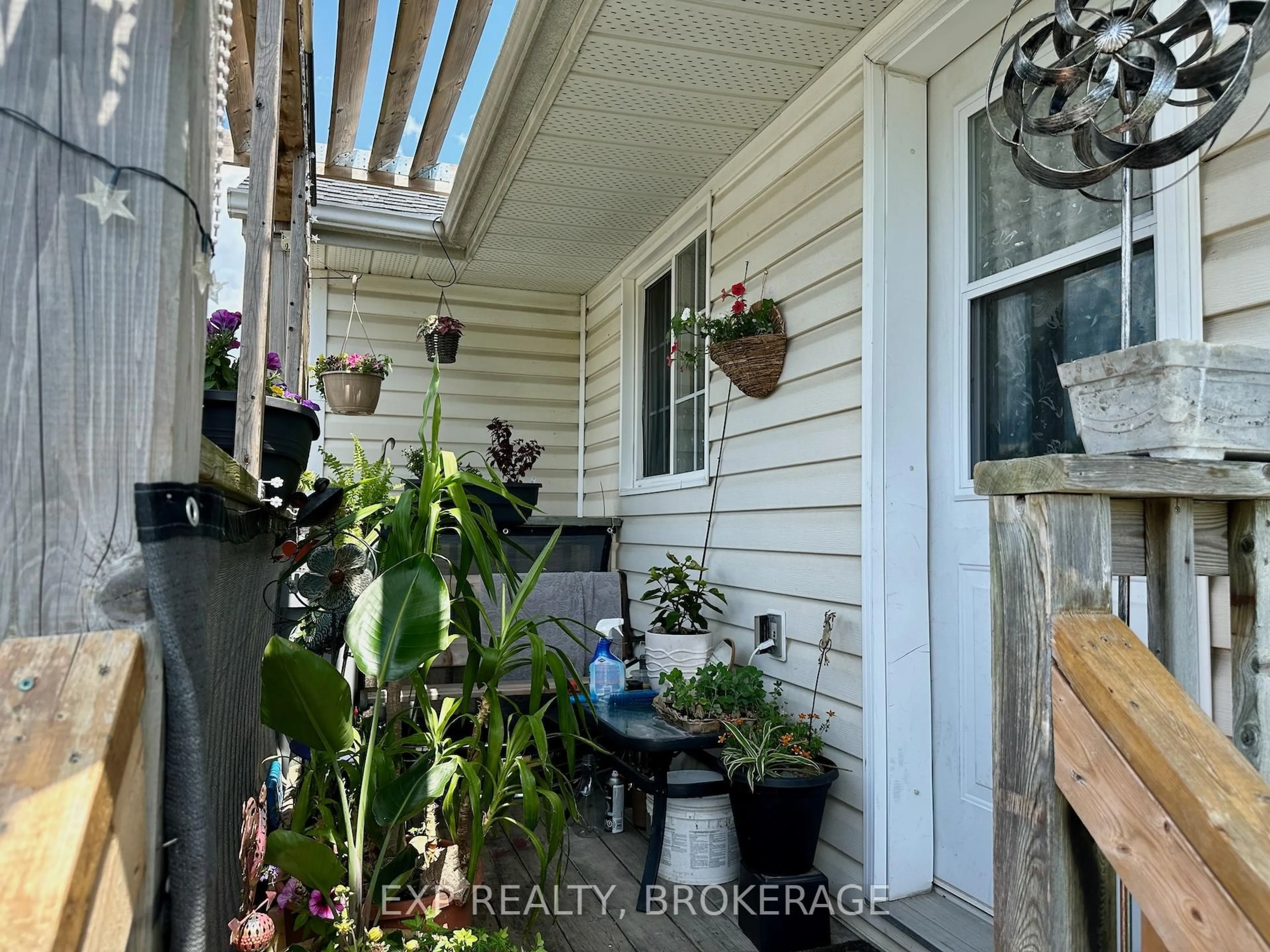 Indoor entryway for 780 PROGRESS Ave, Kingston Ontario K7M 9E4