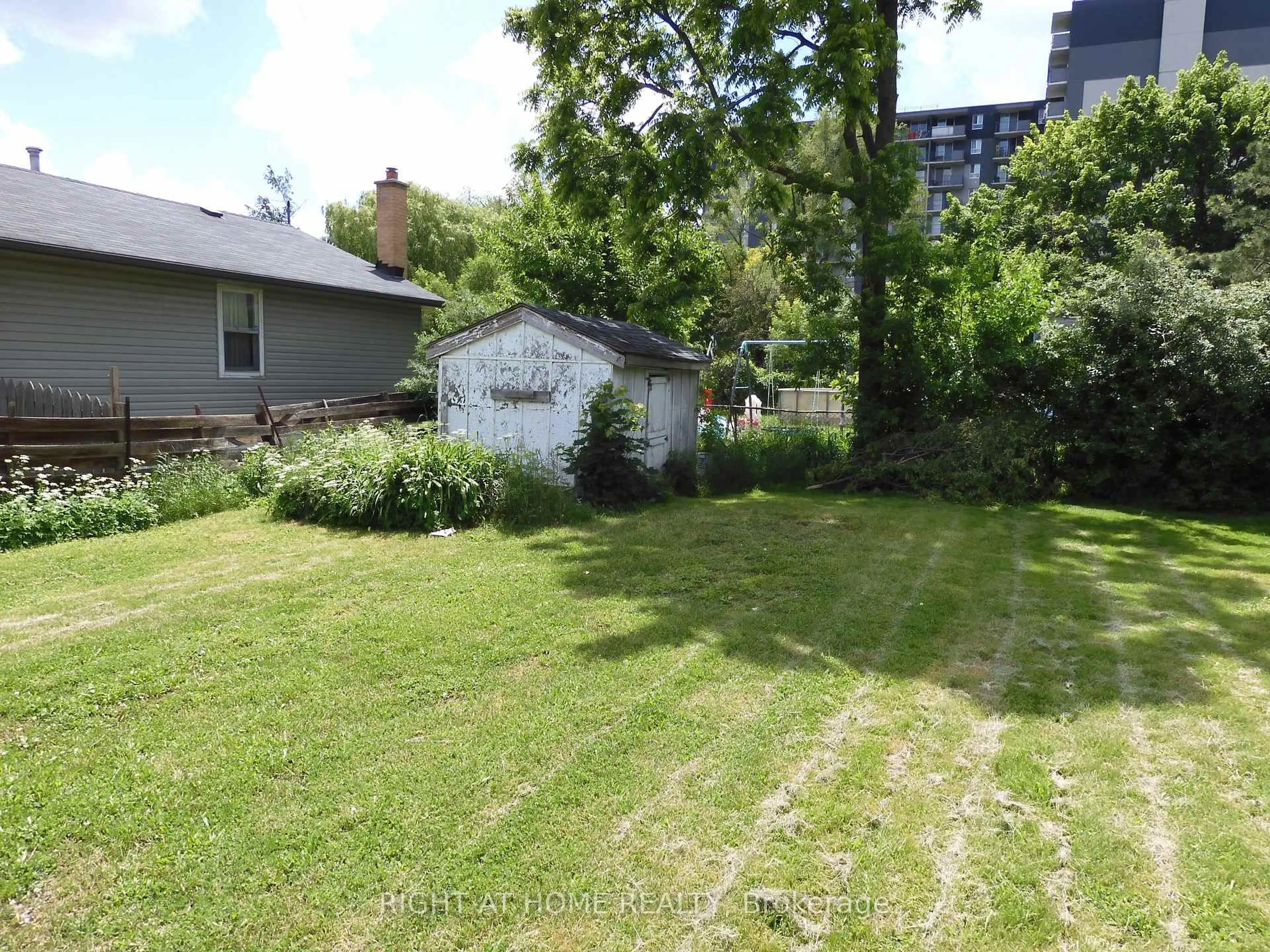 Unknown for 787 Upper Gage Ave, Hamilton Ontario L8V 4K5