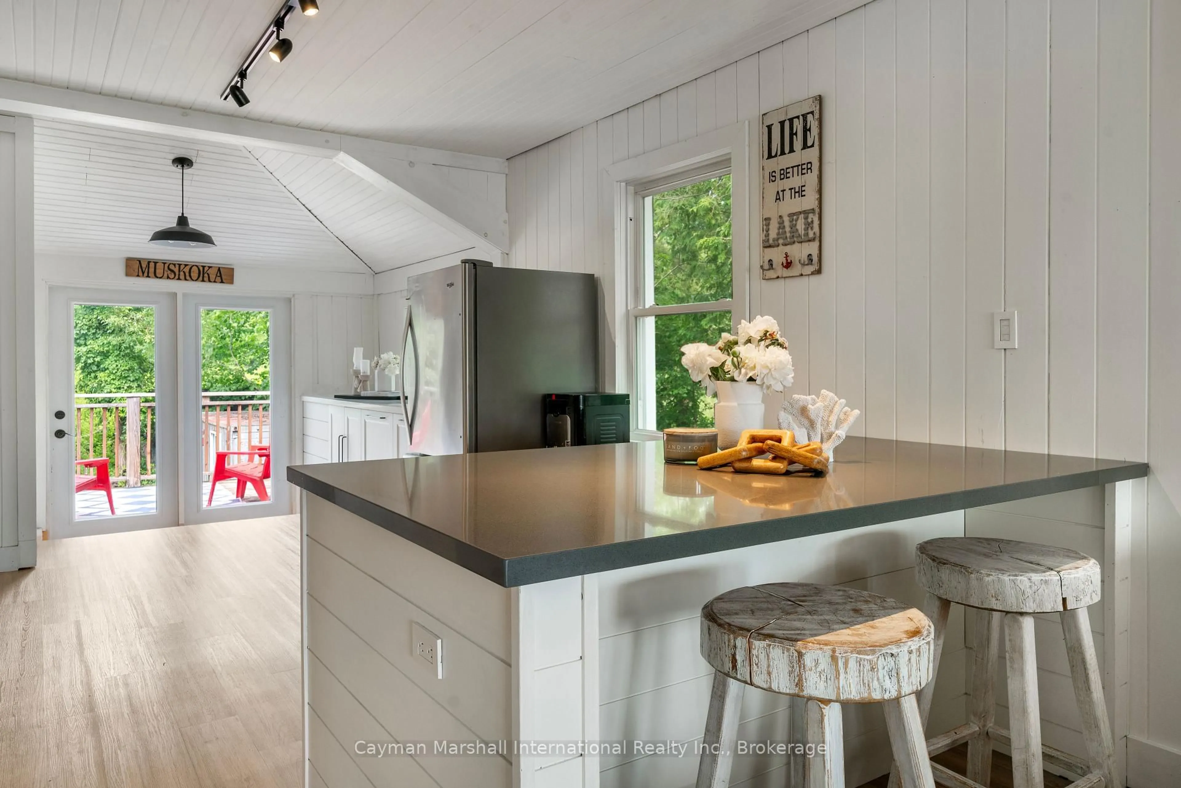 Open concept kitchen, unknown for 1106 Beaumaris Rd, Muskoka Lakes Ontario P1L 0M8