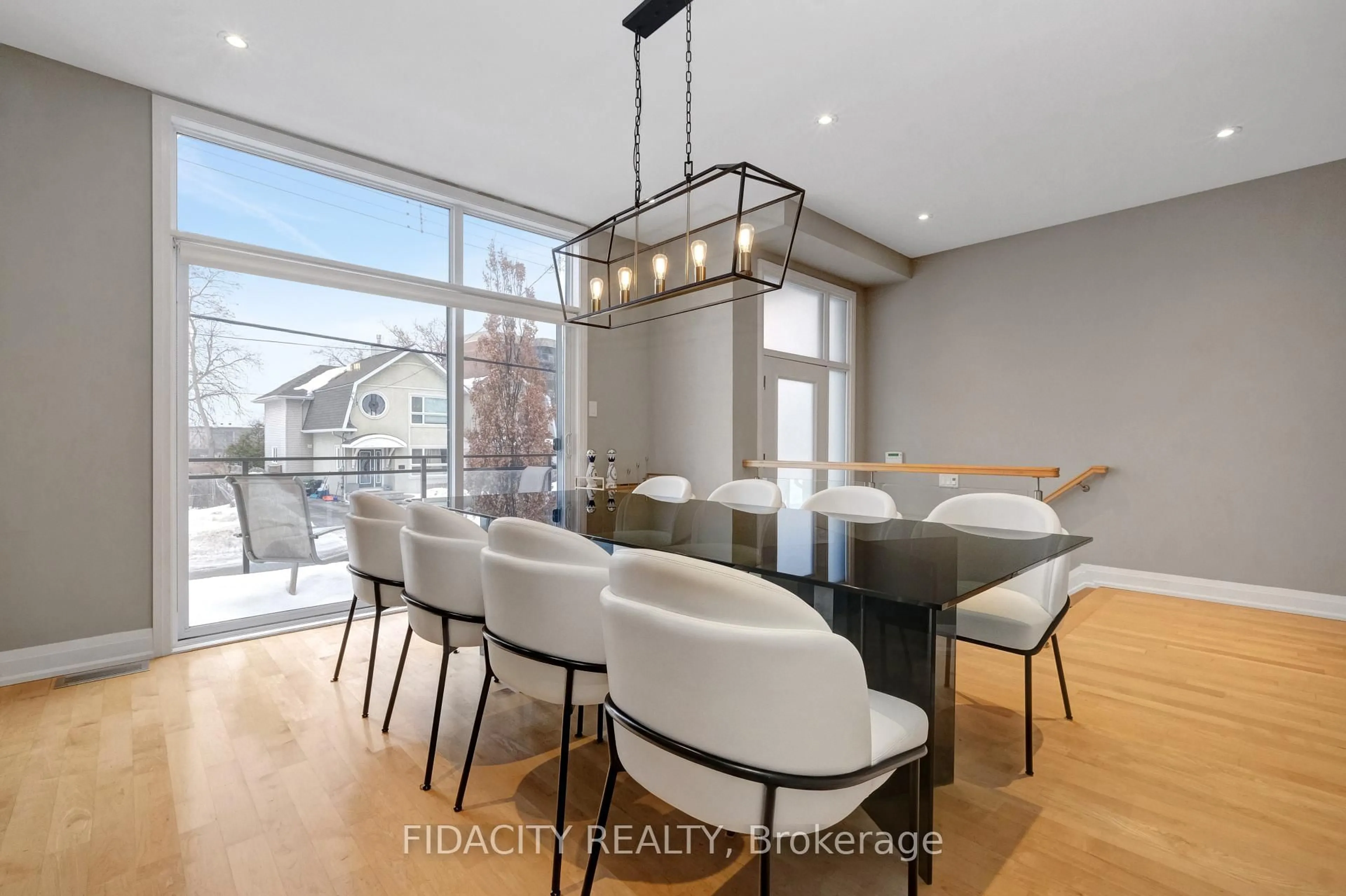 Dining room, unknown for 376C Wilmont Ave, Ottawa Ontario K2A 0B1