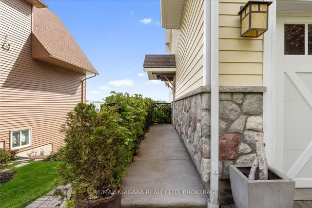 3585 Yacht Harbour Rd, Fort Erie 4