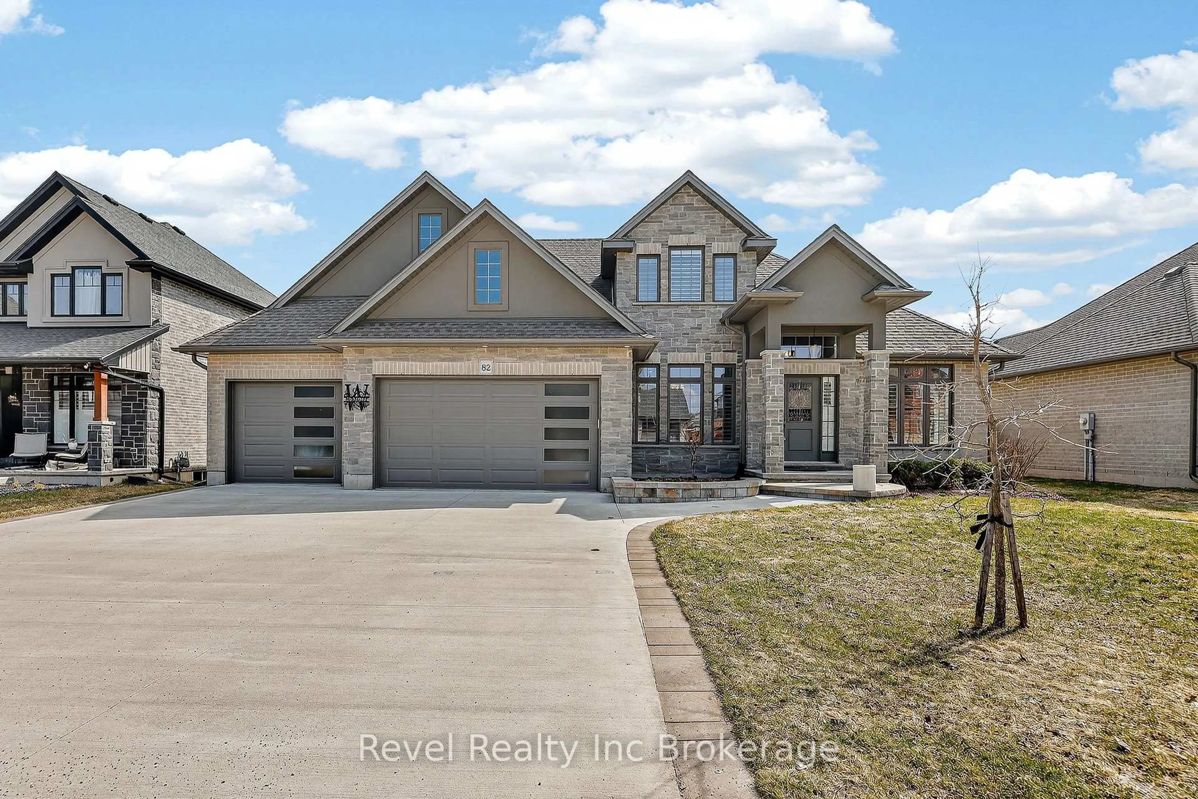 Home with brick exterior material, street for 82 Graydon Dr, South-West Oxford Ontario N0J 1N0