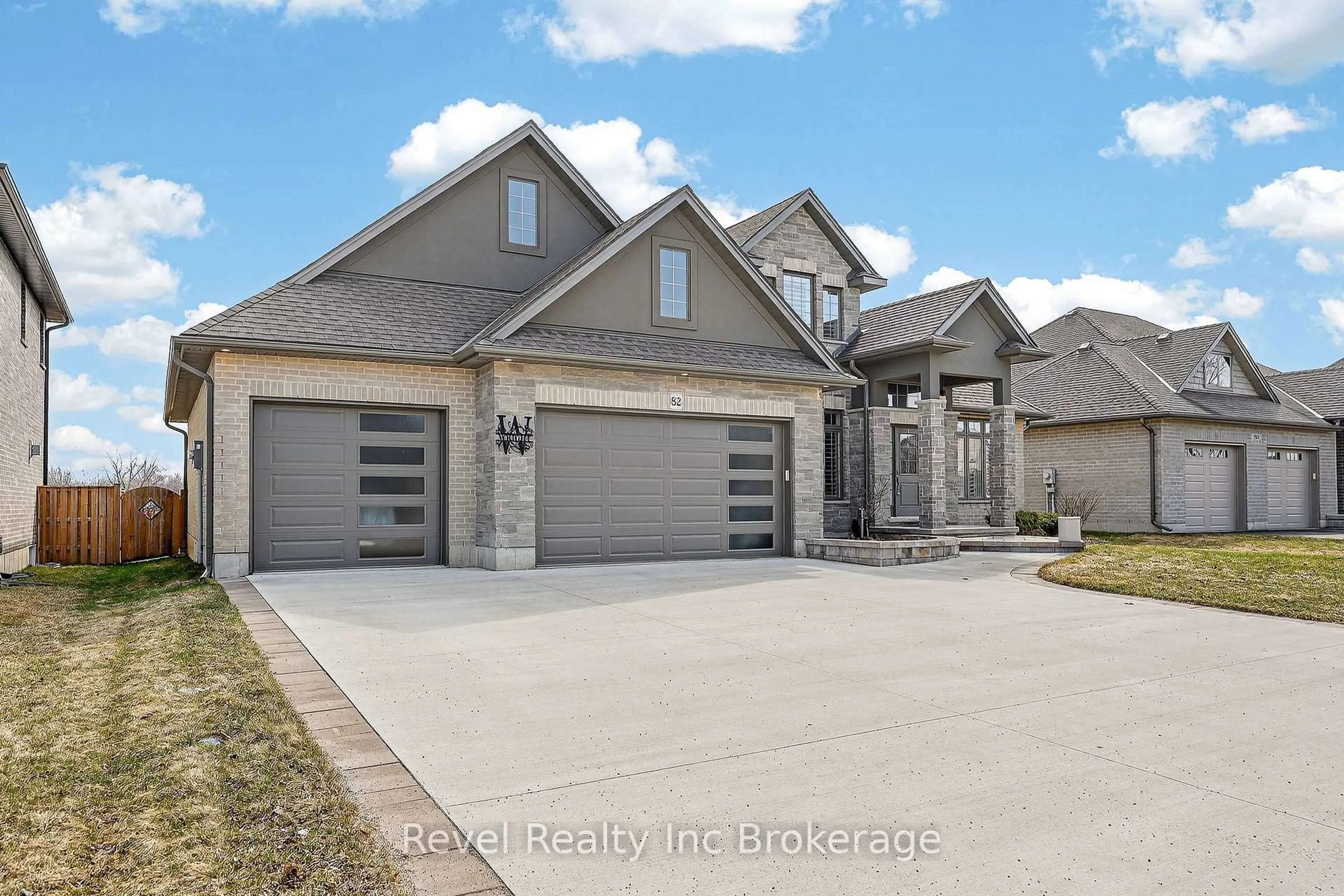 Home with brick exterior material, street for 82 Graydon Dr, South-West Oxford Ontario N0J 1N0