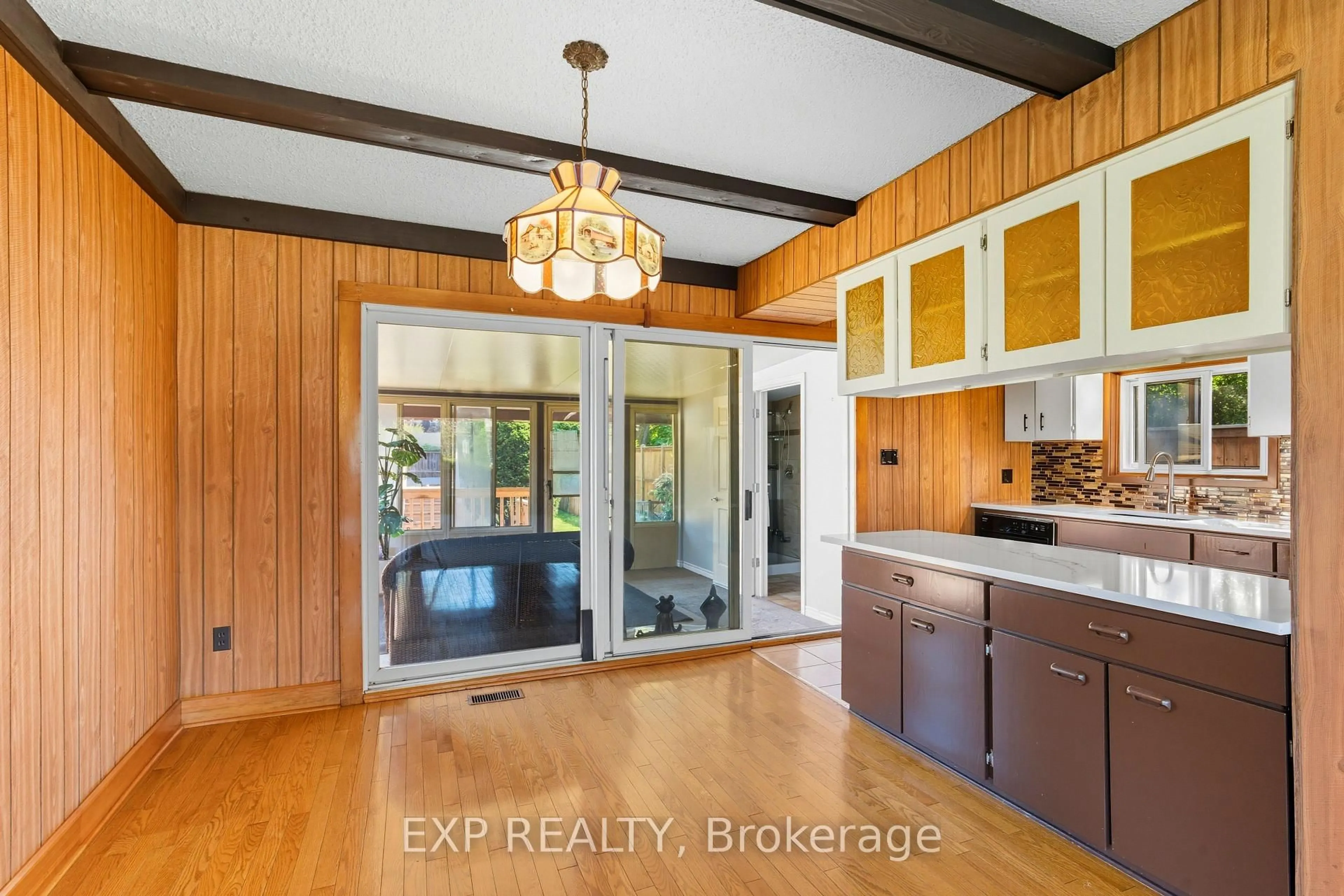 Open concept kitchen, unknown for 5904 Prospect St, Niagara Falls Ontario L2G 1G8