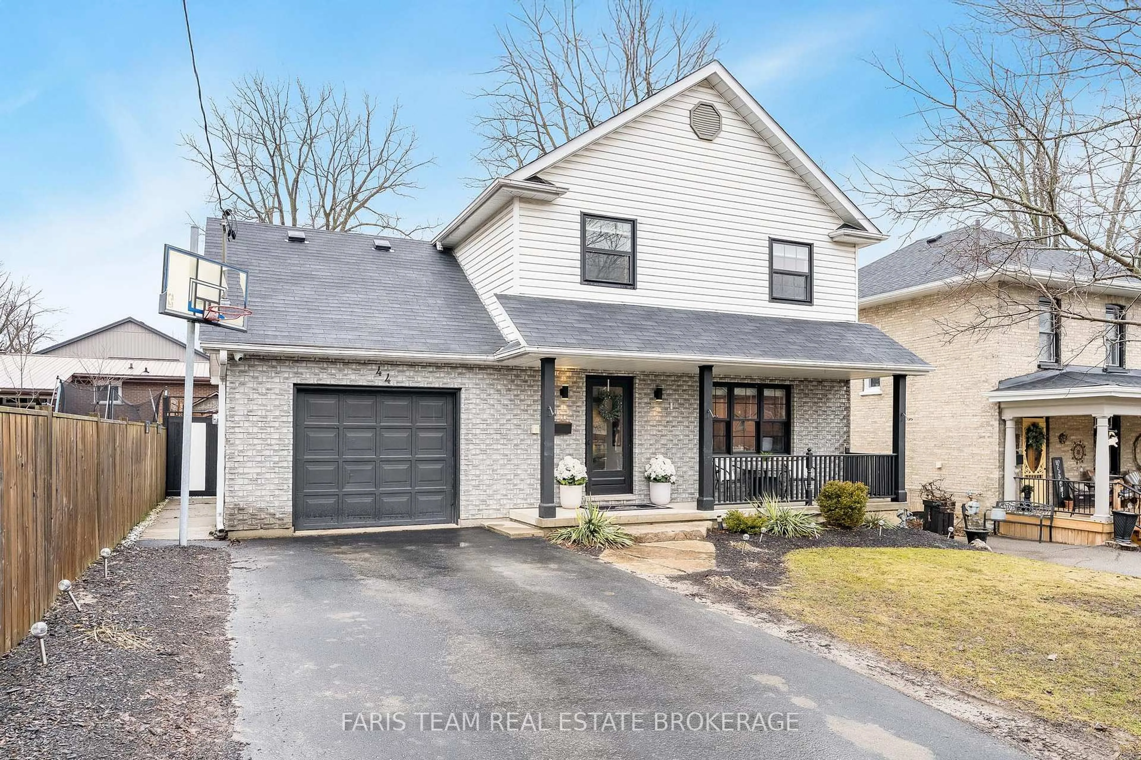 Home with brick exterior material, street for 44 Regent St, Kawartha Lakes Ontario K9V 3V2